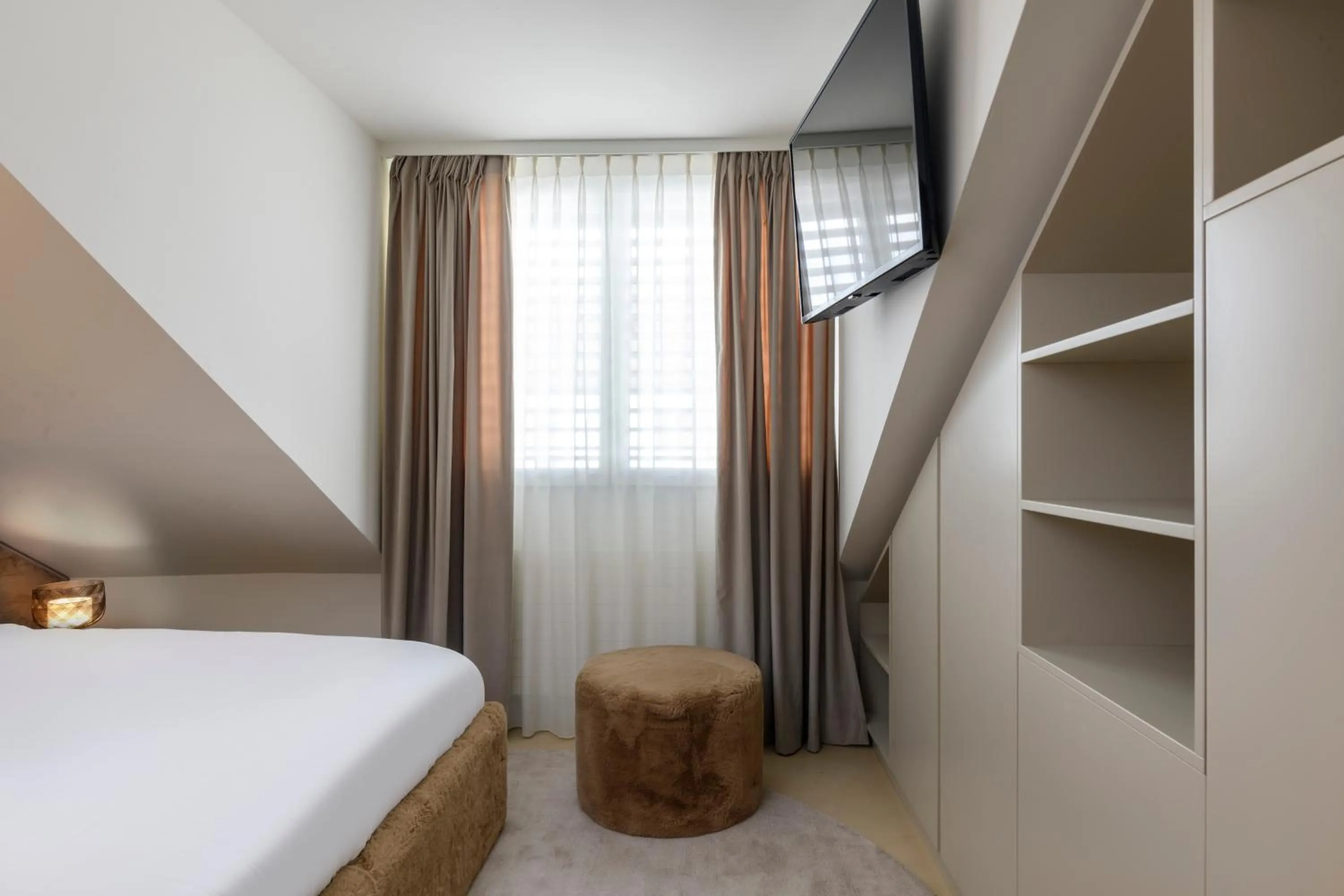 Bedroom, Bed in VISIONAPARTMENTS Brandschenkestrasse