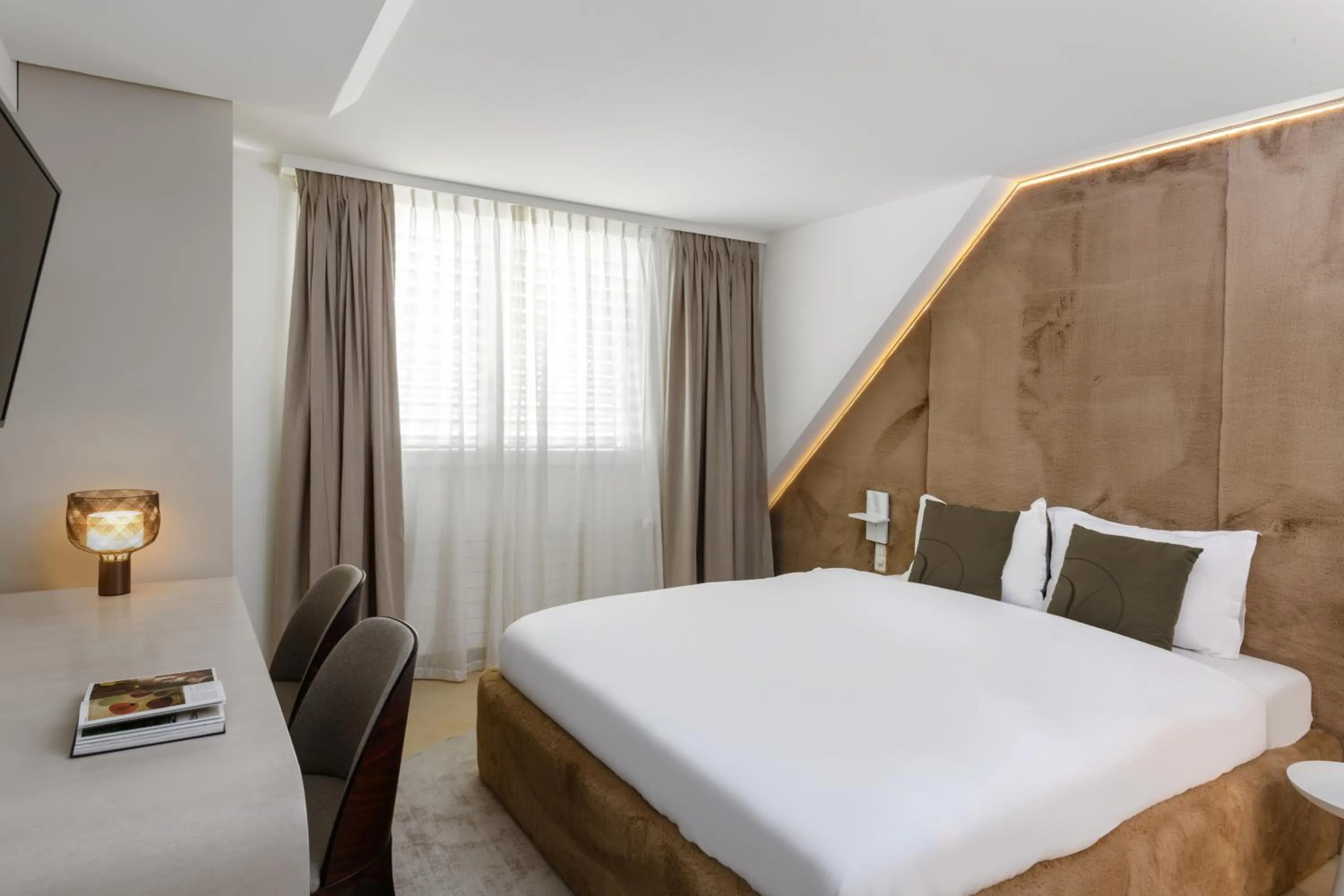 Bedroom, Bed in VISIONAPARTMENTS Brandschenkestrasse