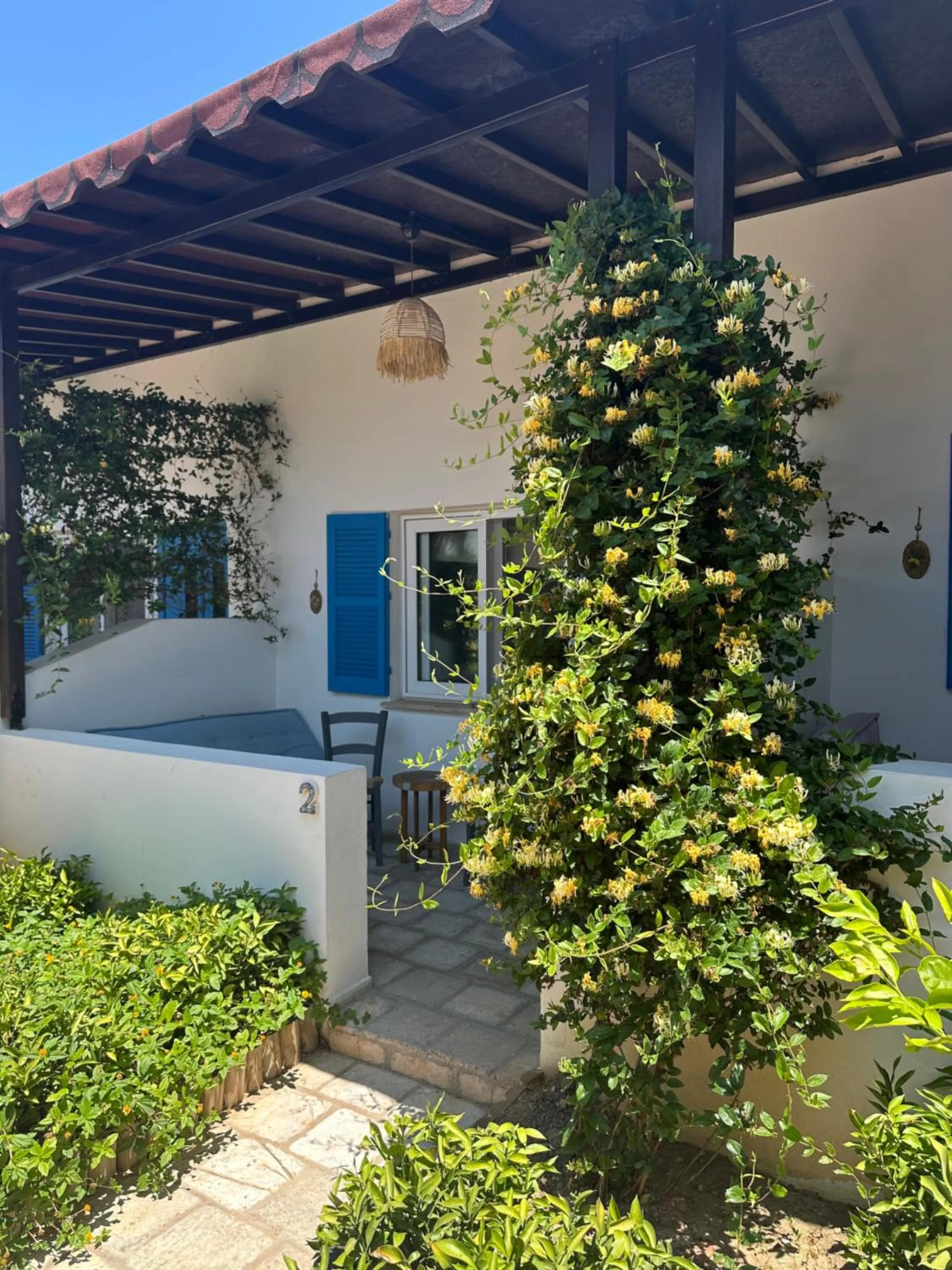 Property building in Sunside Inn Hotel