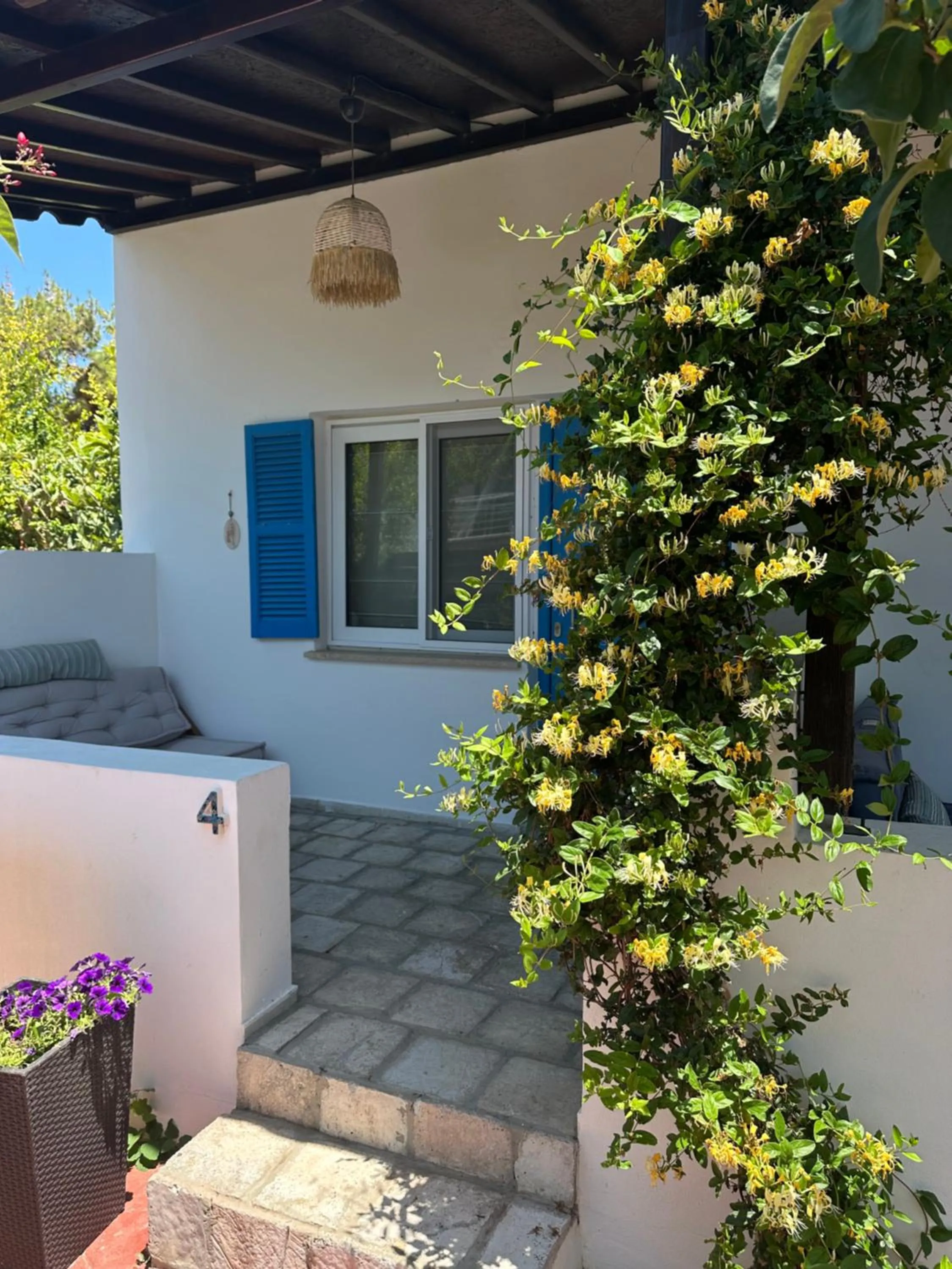 Property building in Sunside Inn Hotel