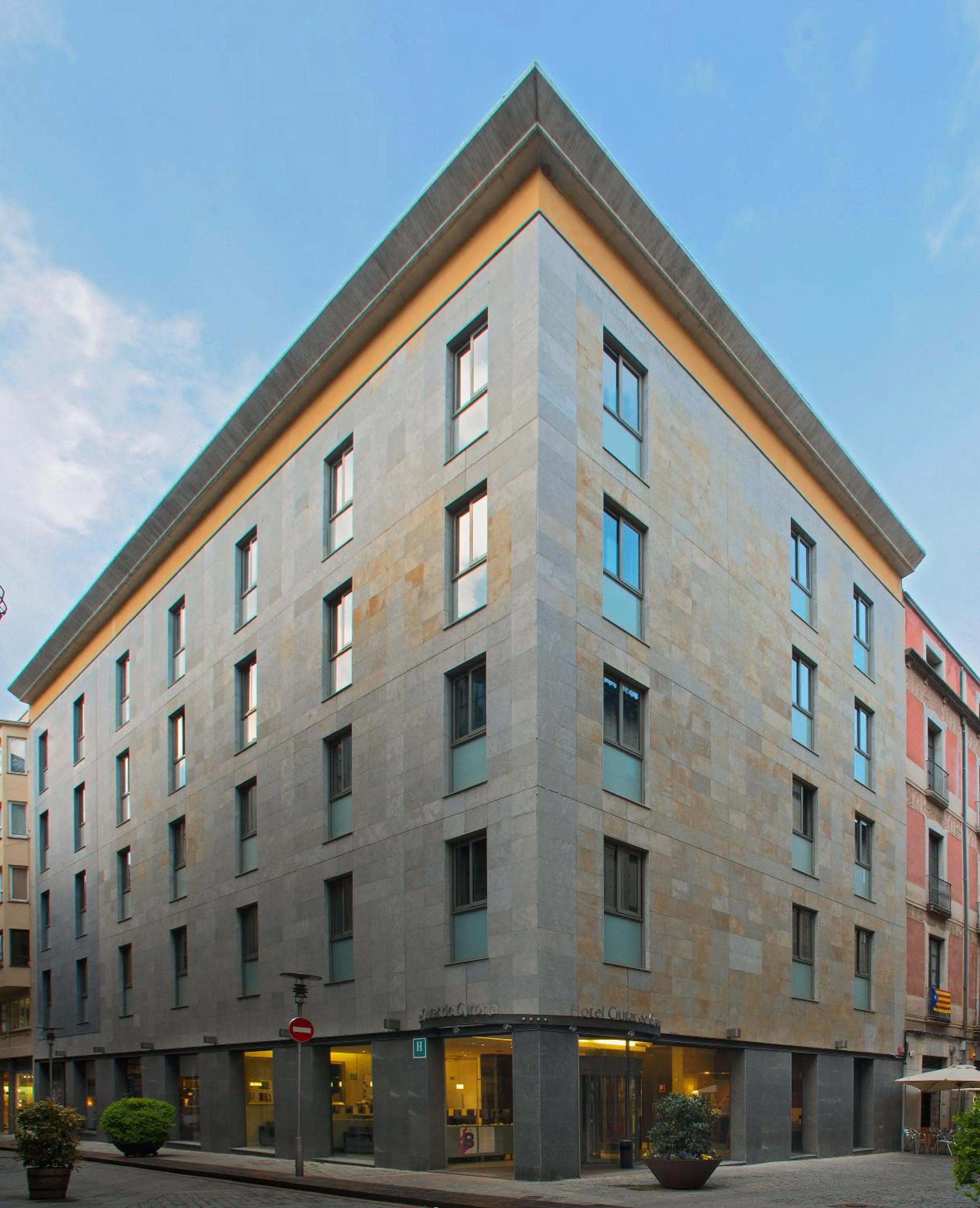 Property building in Ciutat de Girona