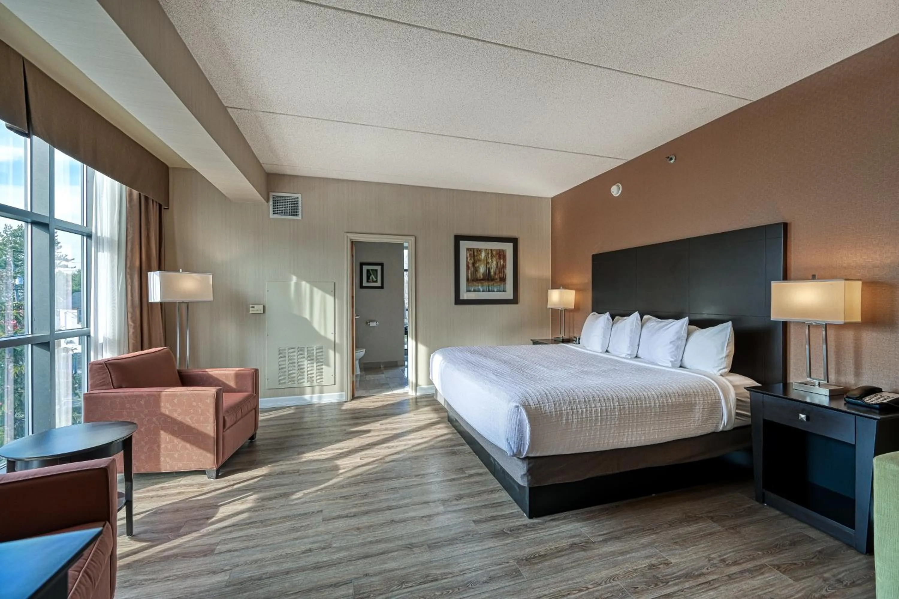 Photo of the whole room, Bed in Perth Parkside Hotel and Spa, BW Premier Collection