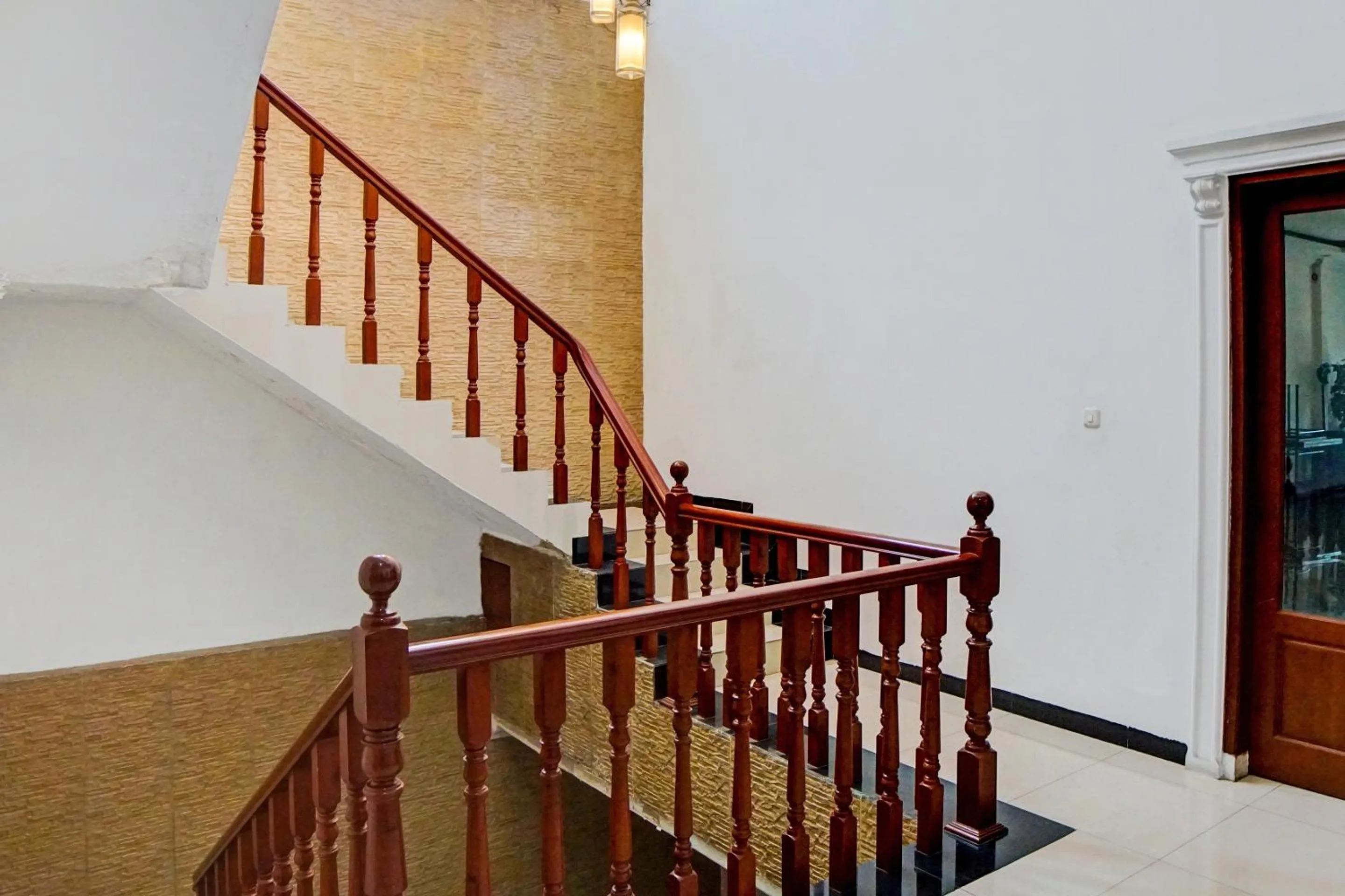 Lobby or reception in Hotel O Jr Residence Syariah