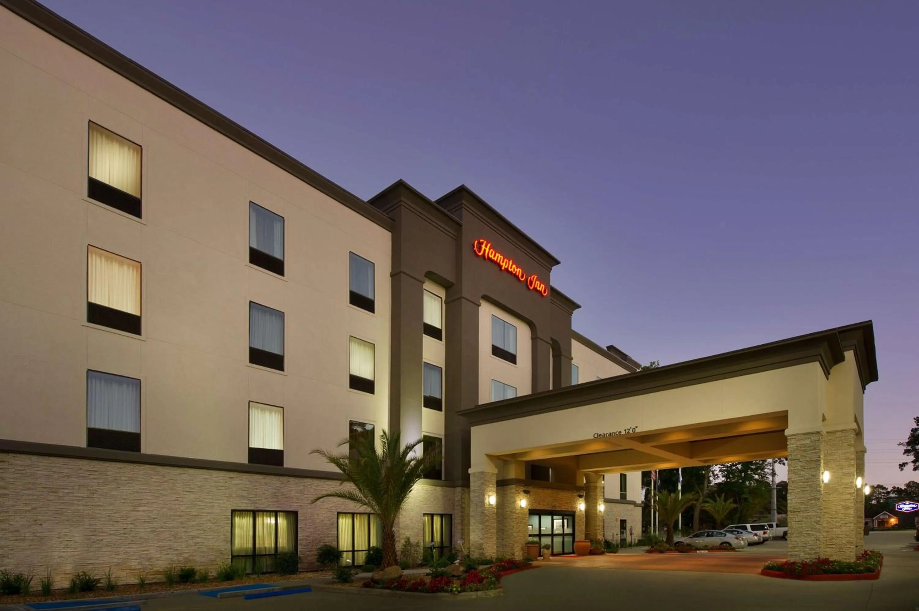 Property building in Hampton Inn Lake Charles