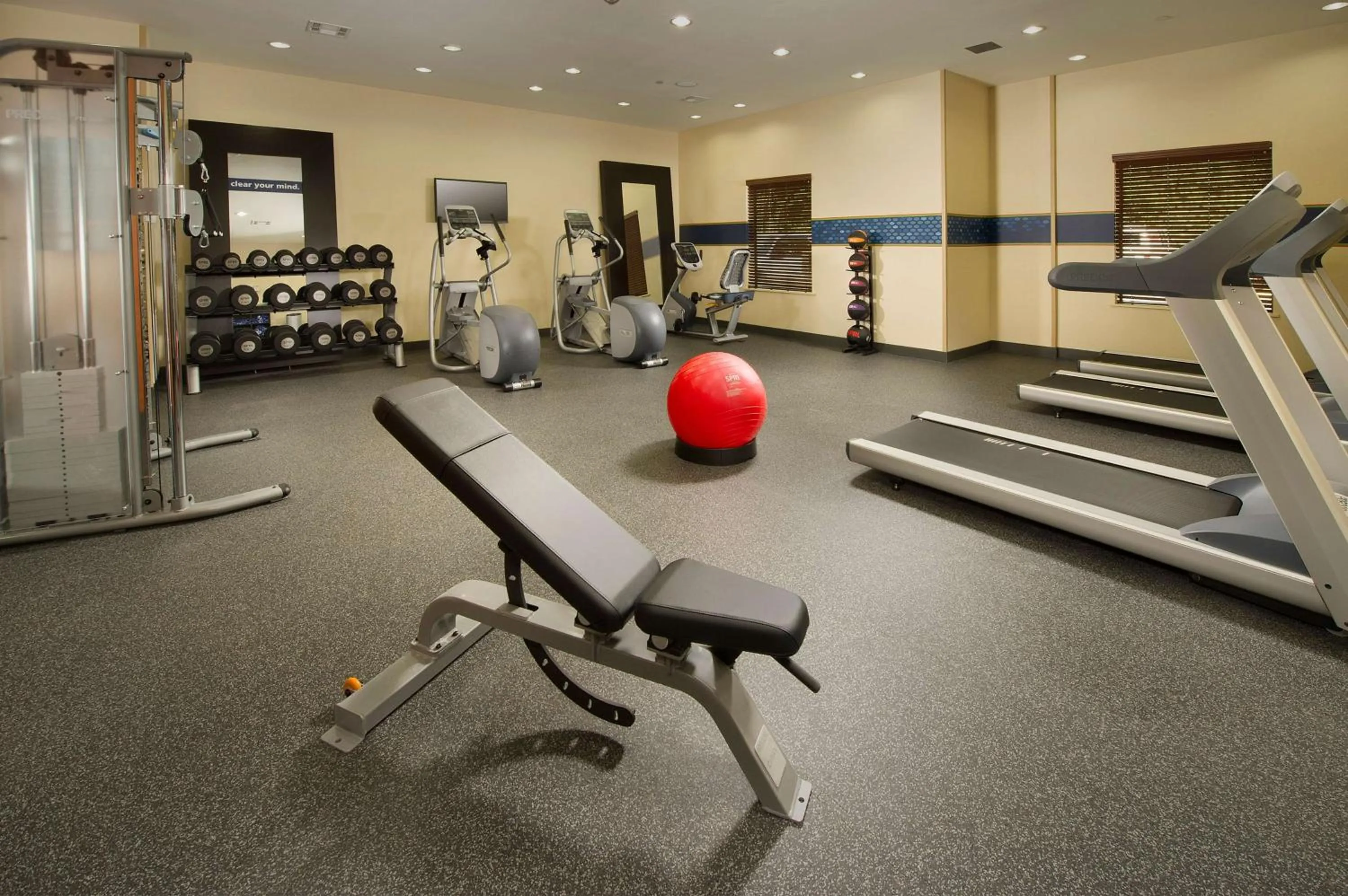 Fitness centre/facilities in Hampton Inn Lake Charles