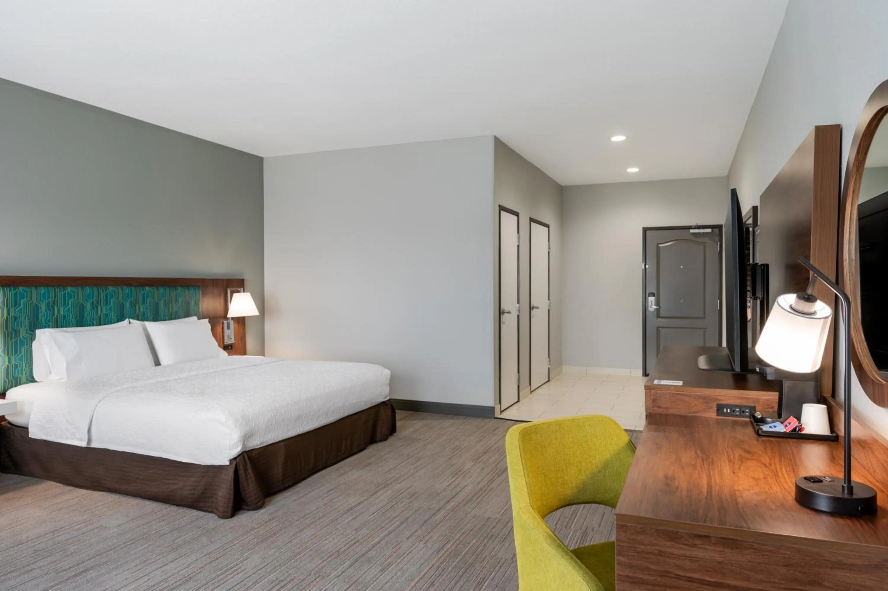 Bedroom, Bed in Hampton Inn Lake Charles