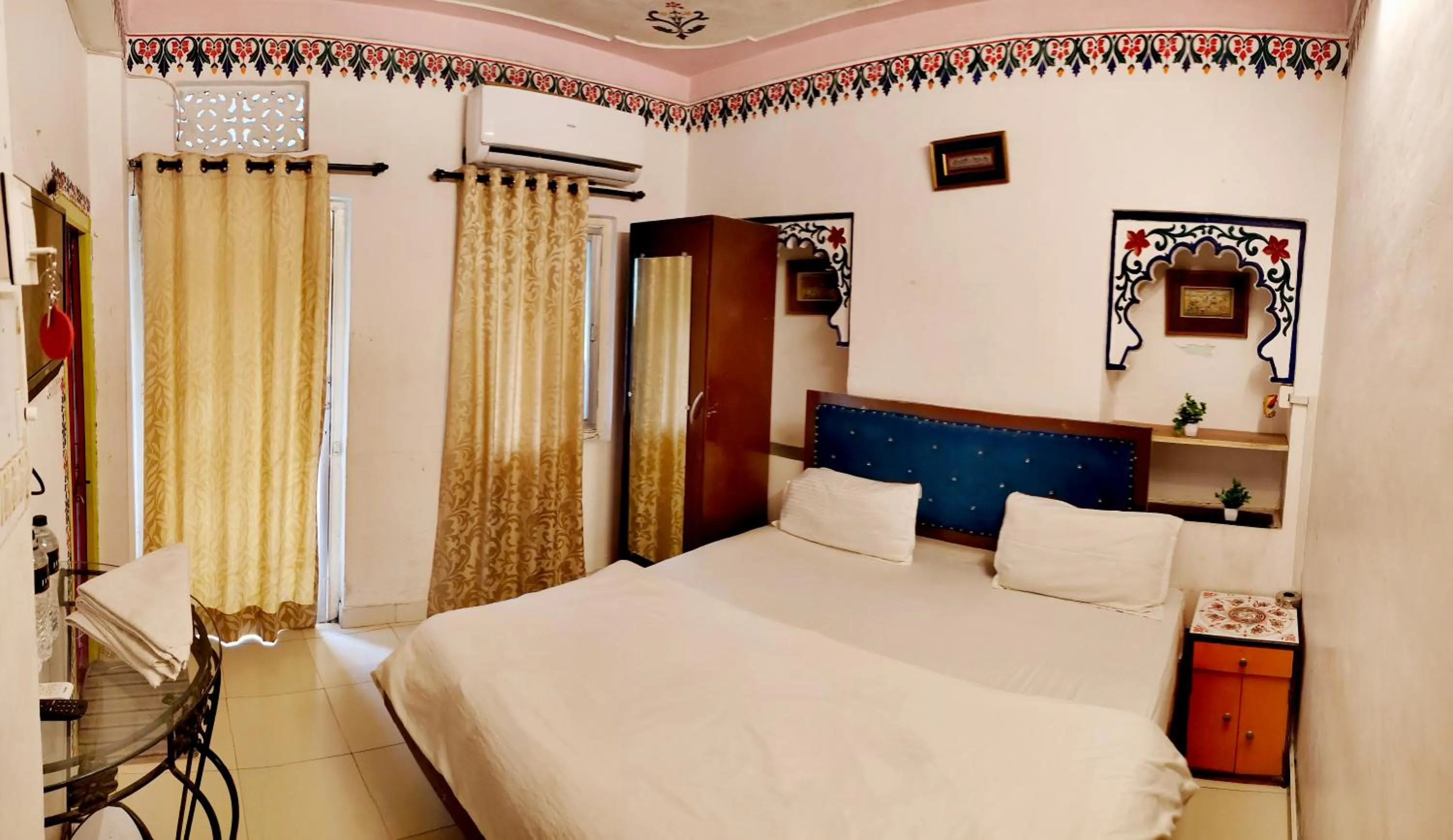 Bed in Jungle by sturmfrei Udaipur