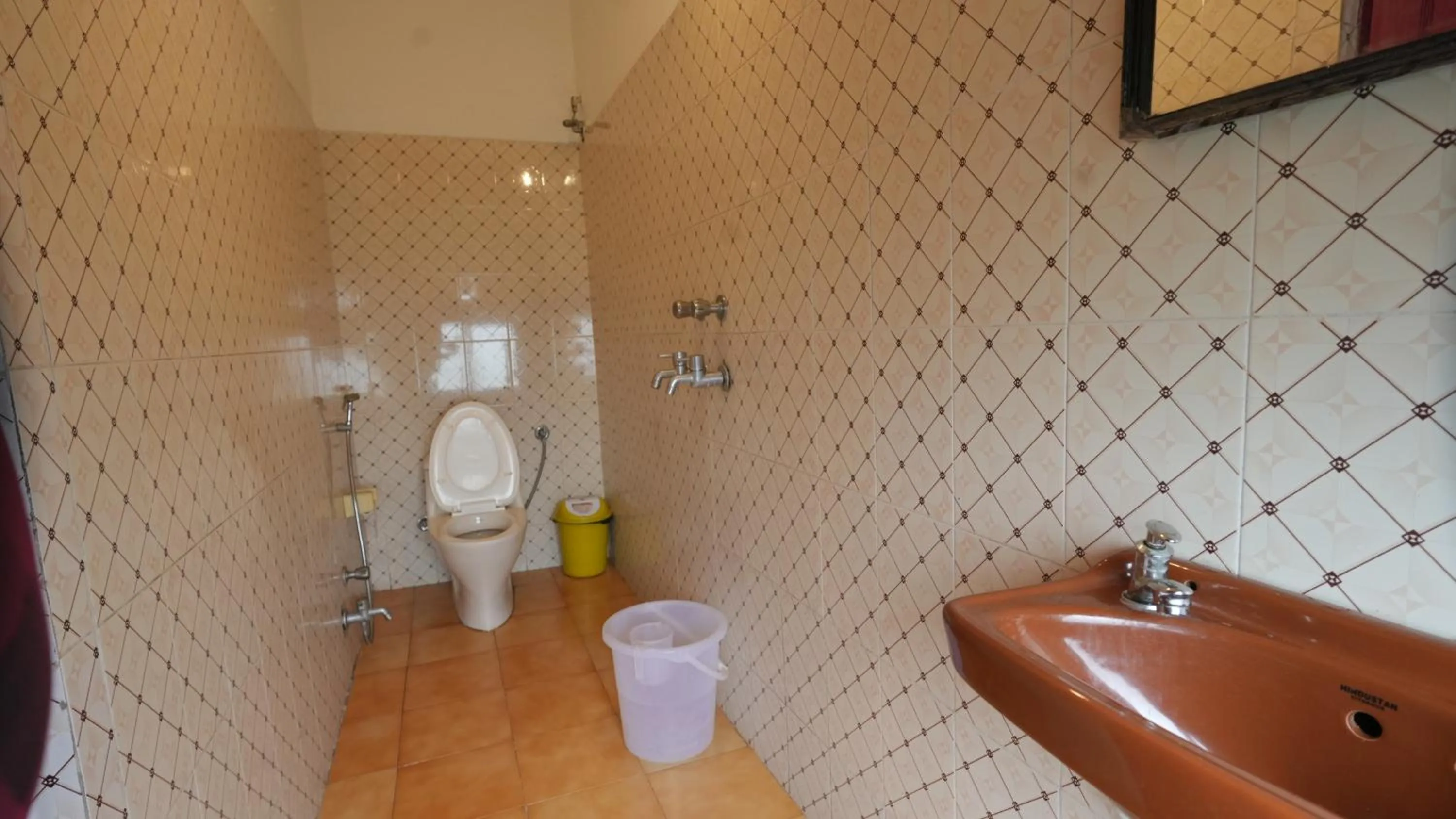 Bathroom in Jungle by sturmfrei Udaipur