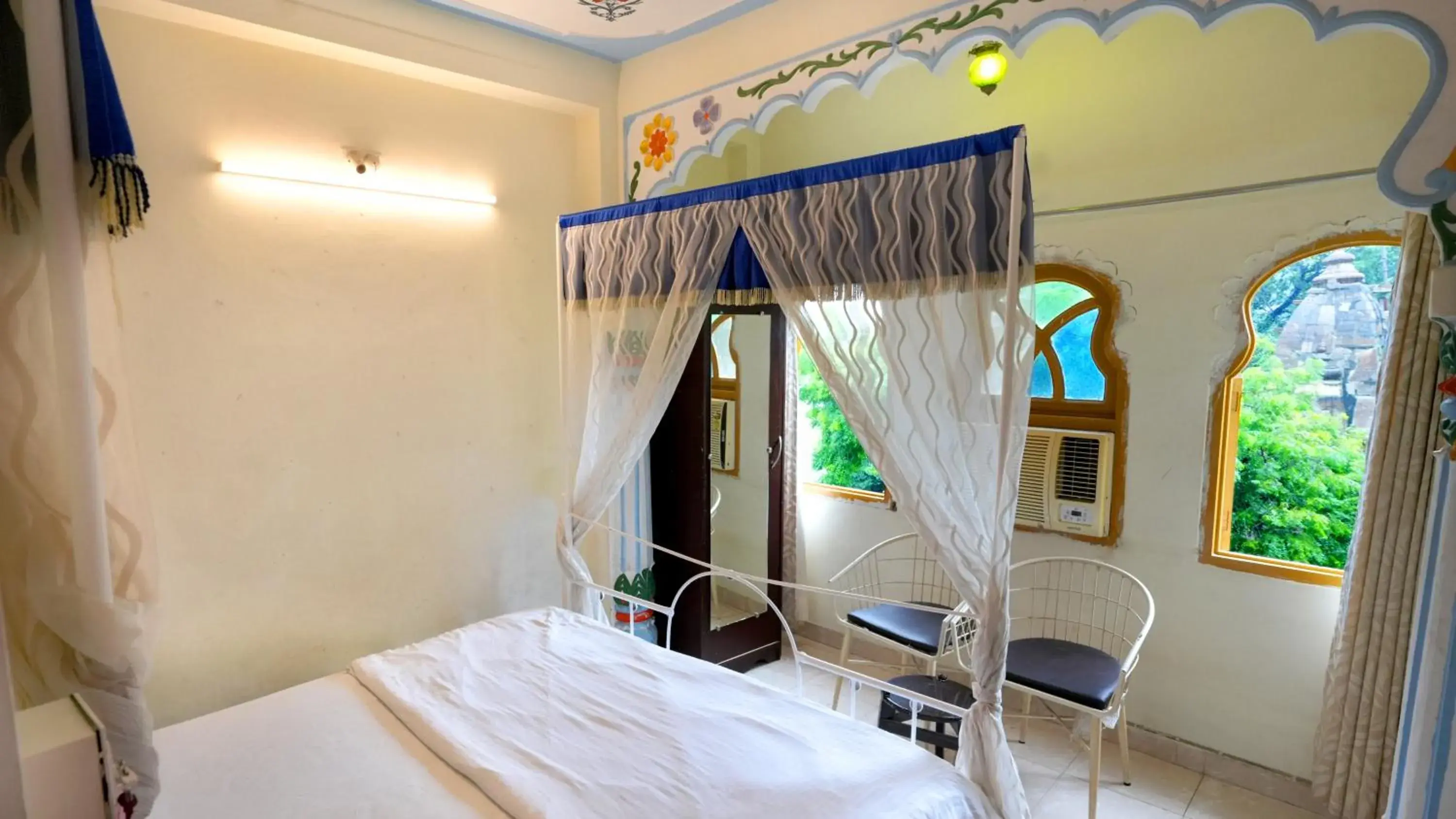 Bed in Jungle by sturmfrei Udaipur Bed in Jungle by sturmfrei Udaipur