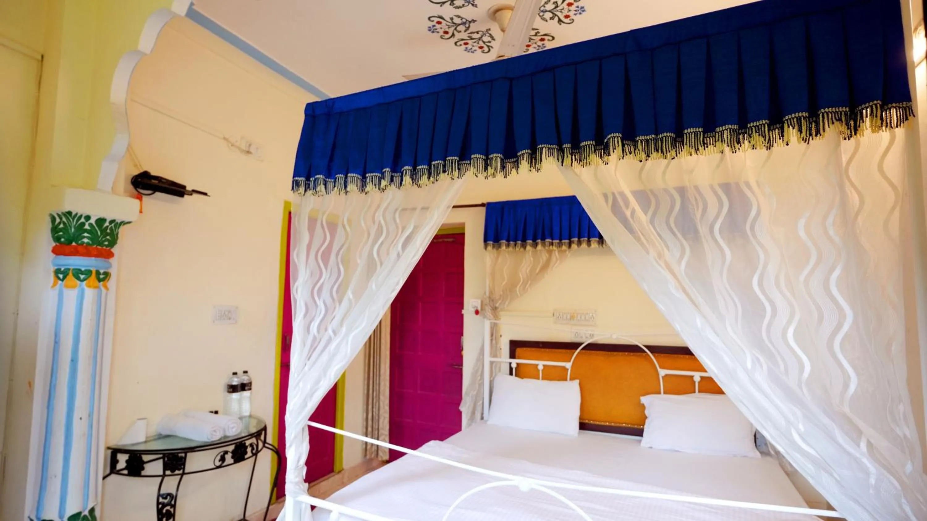 Bed in Jungle by sturmfrei Udaipur