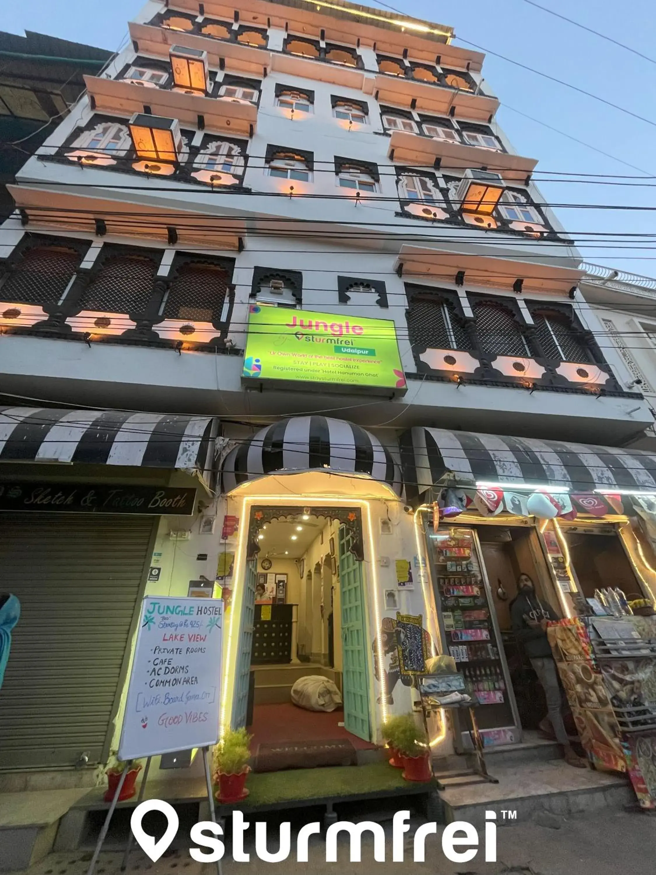 Facade/entrance in Jungle by sturmfrei Udaipur Facade/entrance in Jungle by sturmfrei Udaipur
