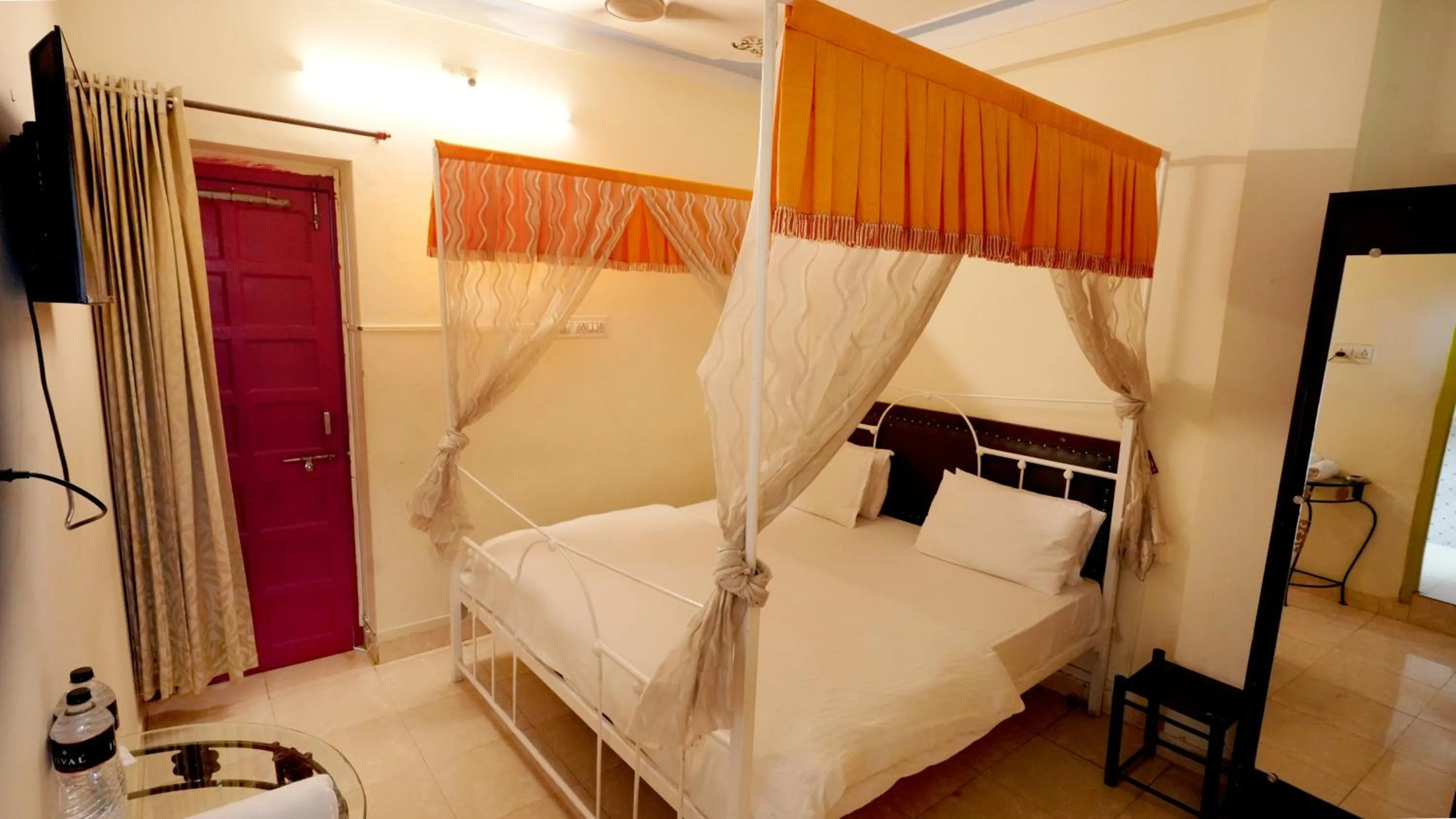 Bed in Jungle by sturmfrei Udaipur