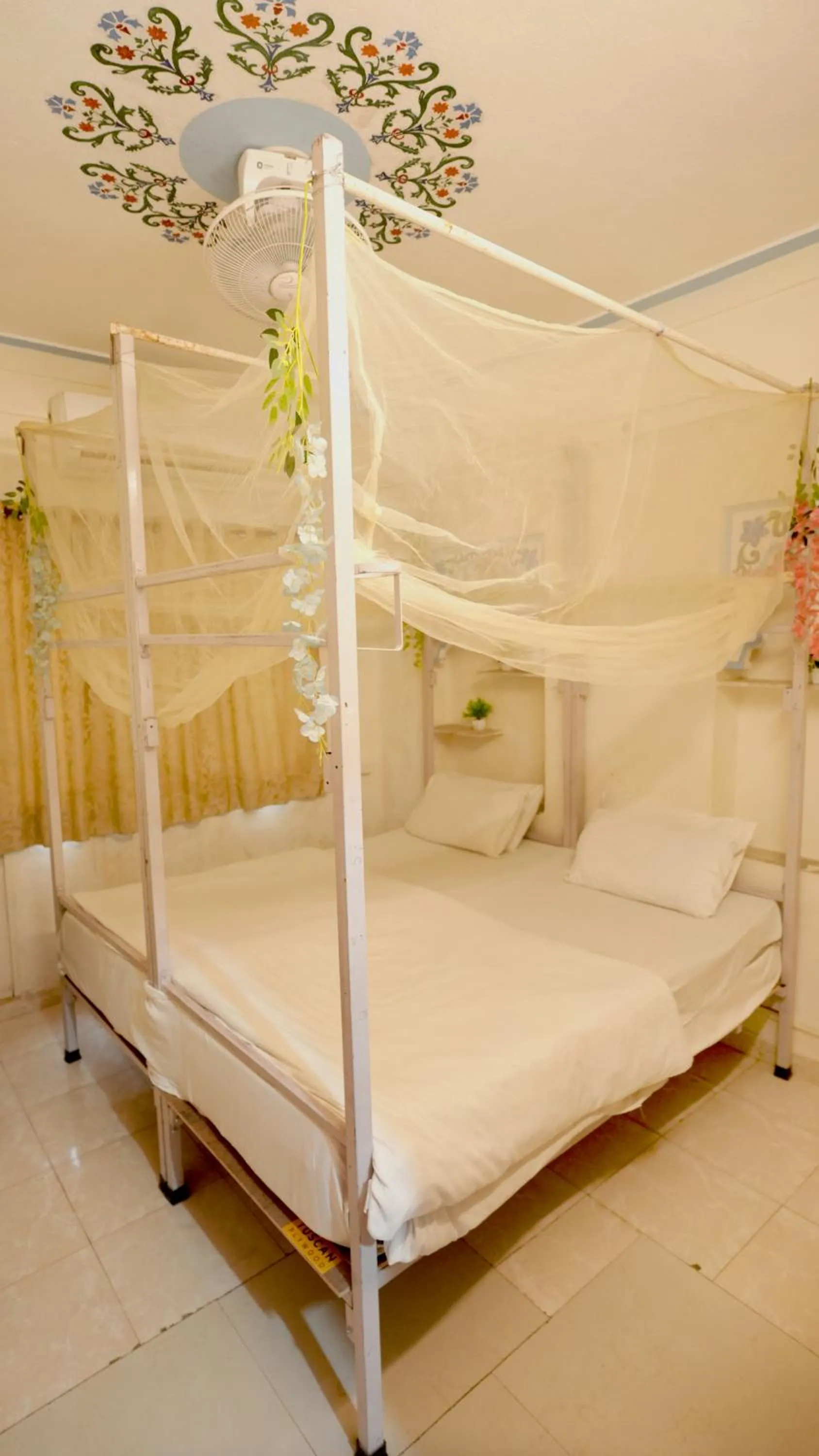 Bed in Jungle by sturmfrei Udaipur