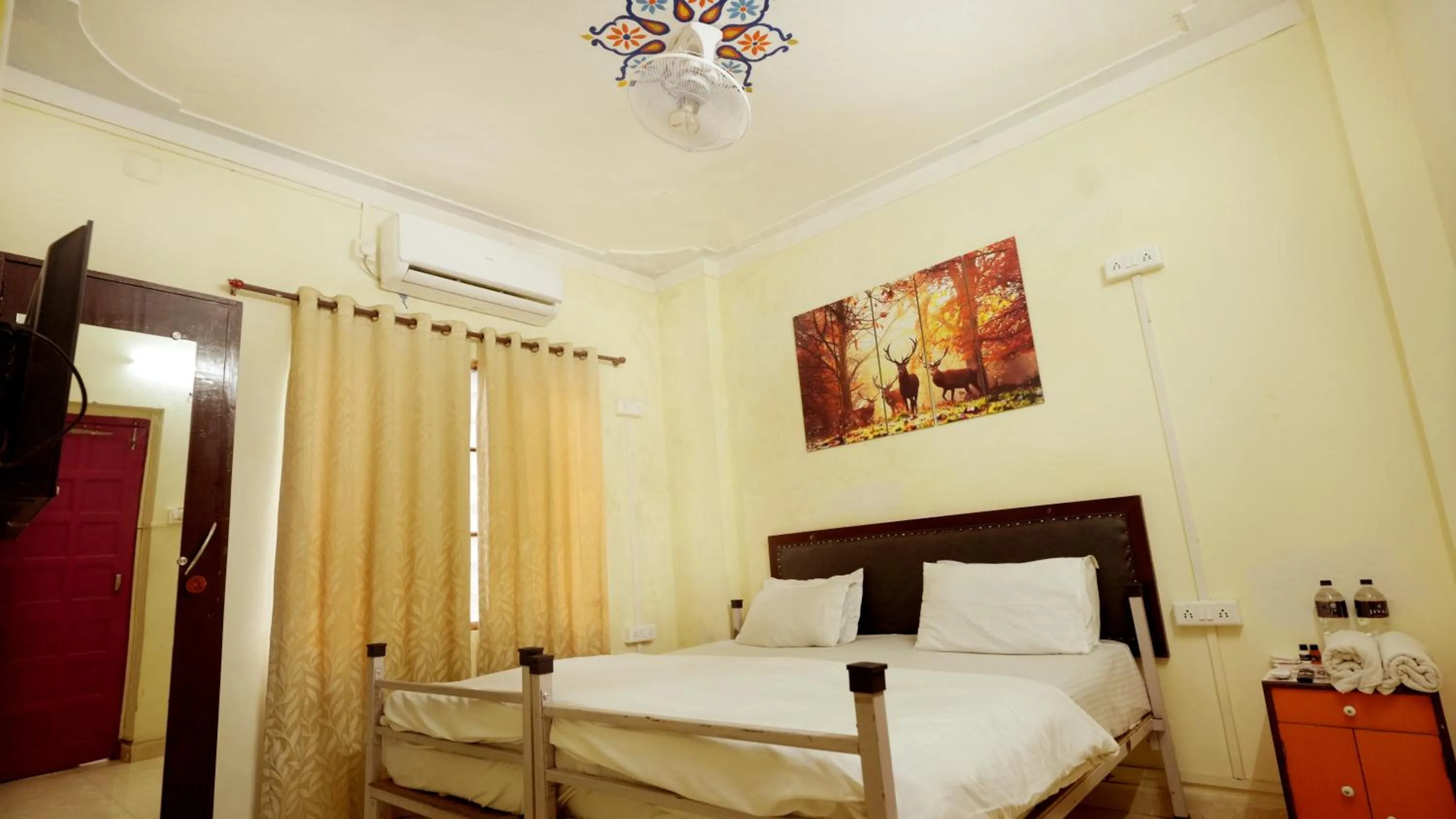 Bed in Jungle by sturmfrei Udaipur