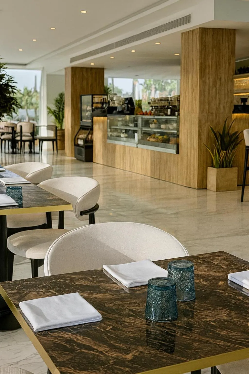 Restaurant/places to eat in Alanda Marbella Hotel & Wellness