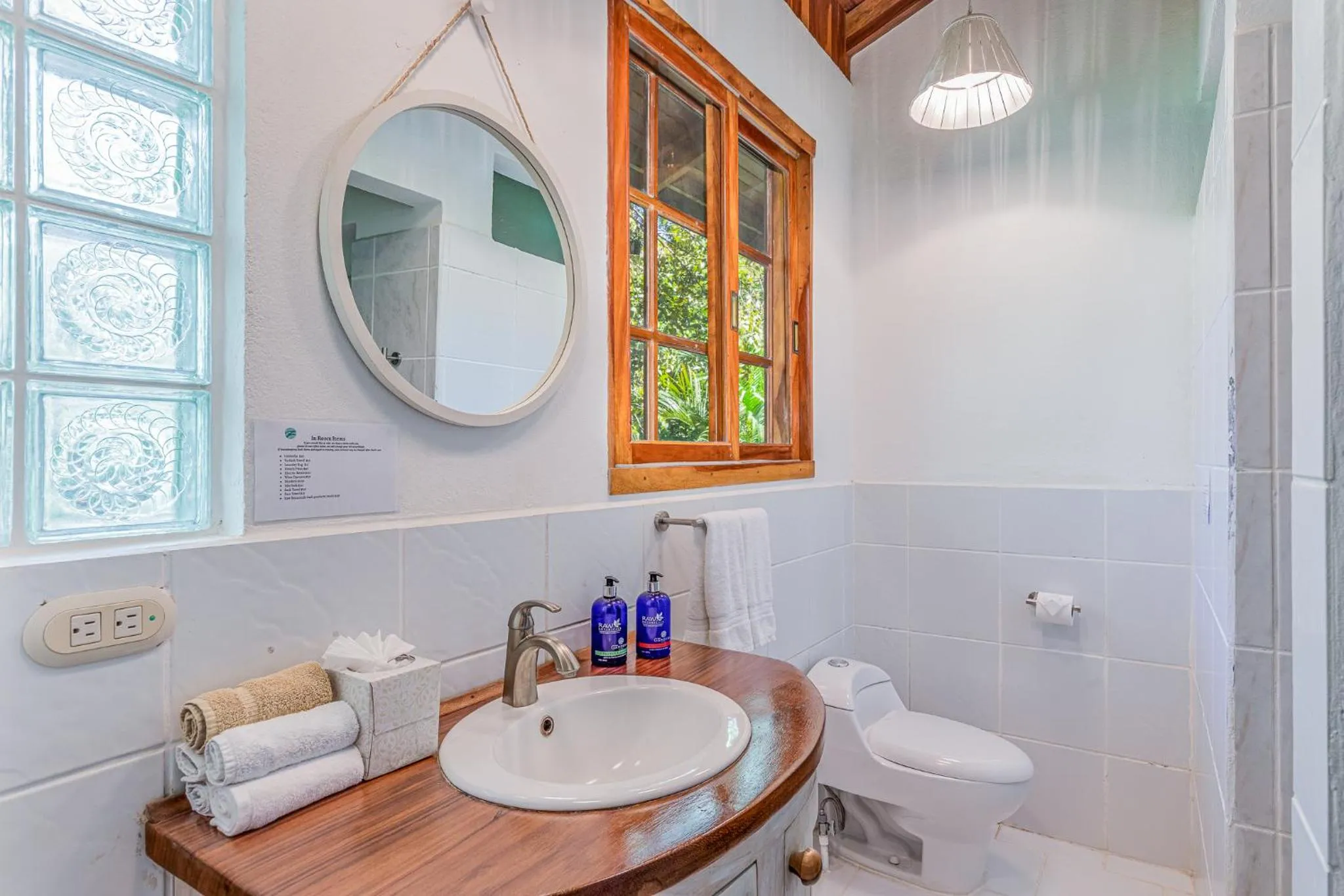 Bathroom in Hotel Guiones