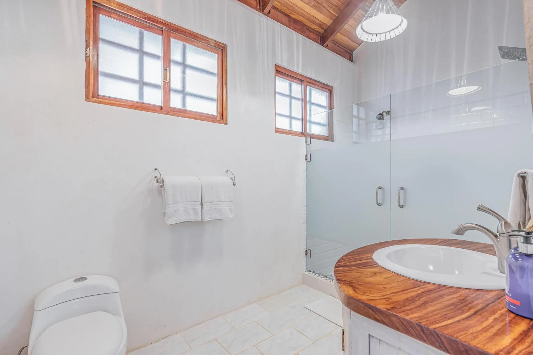 Bathroom in Hotel Guiones