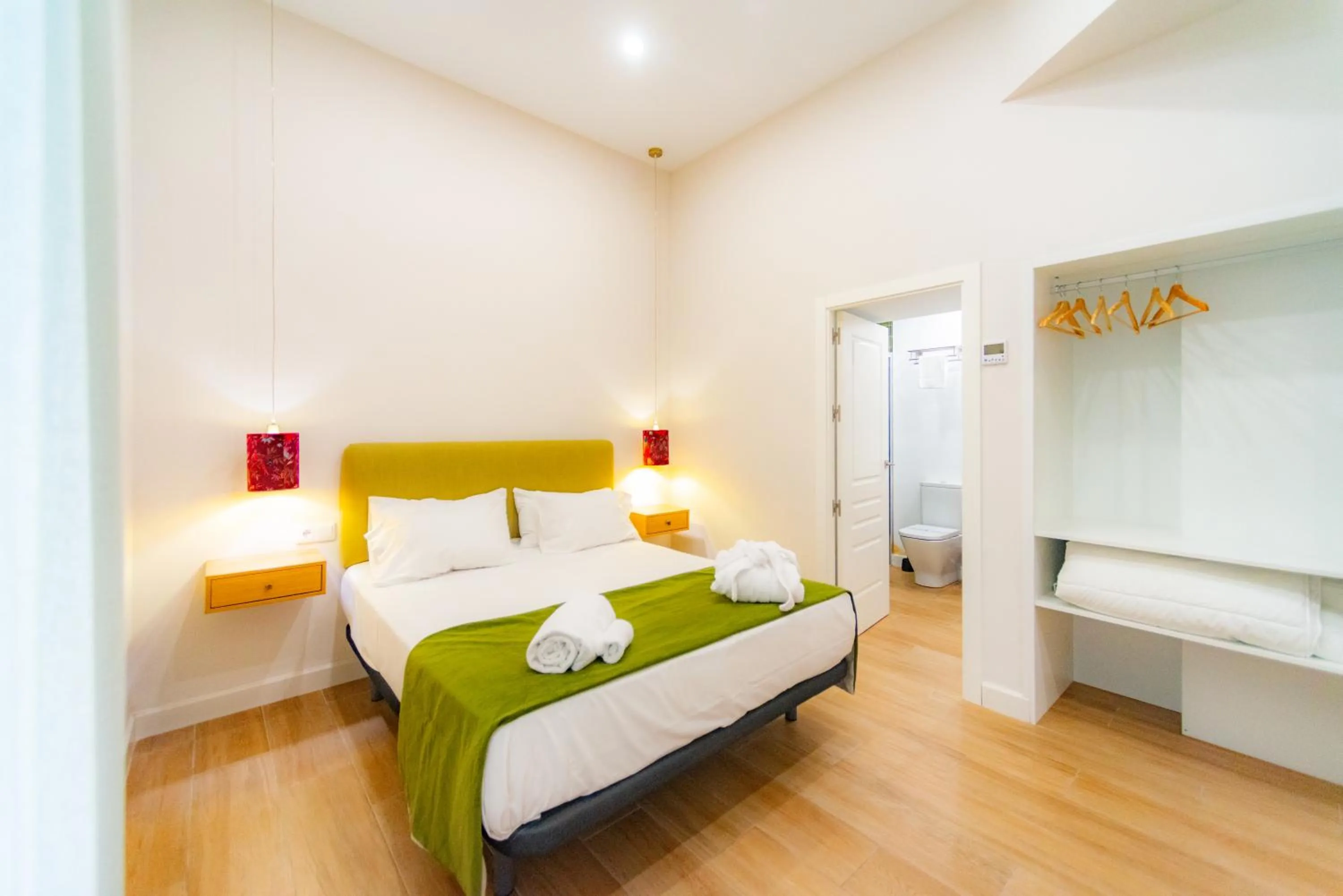 Bedroom, Bed in Suites Casa San Mateo