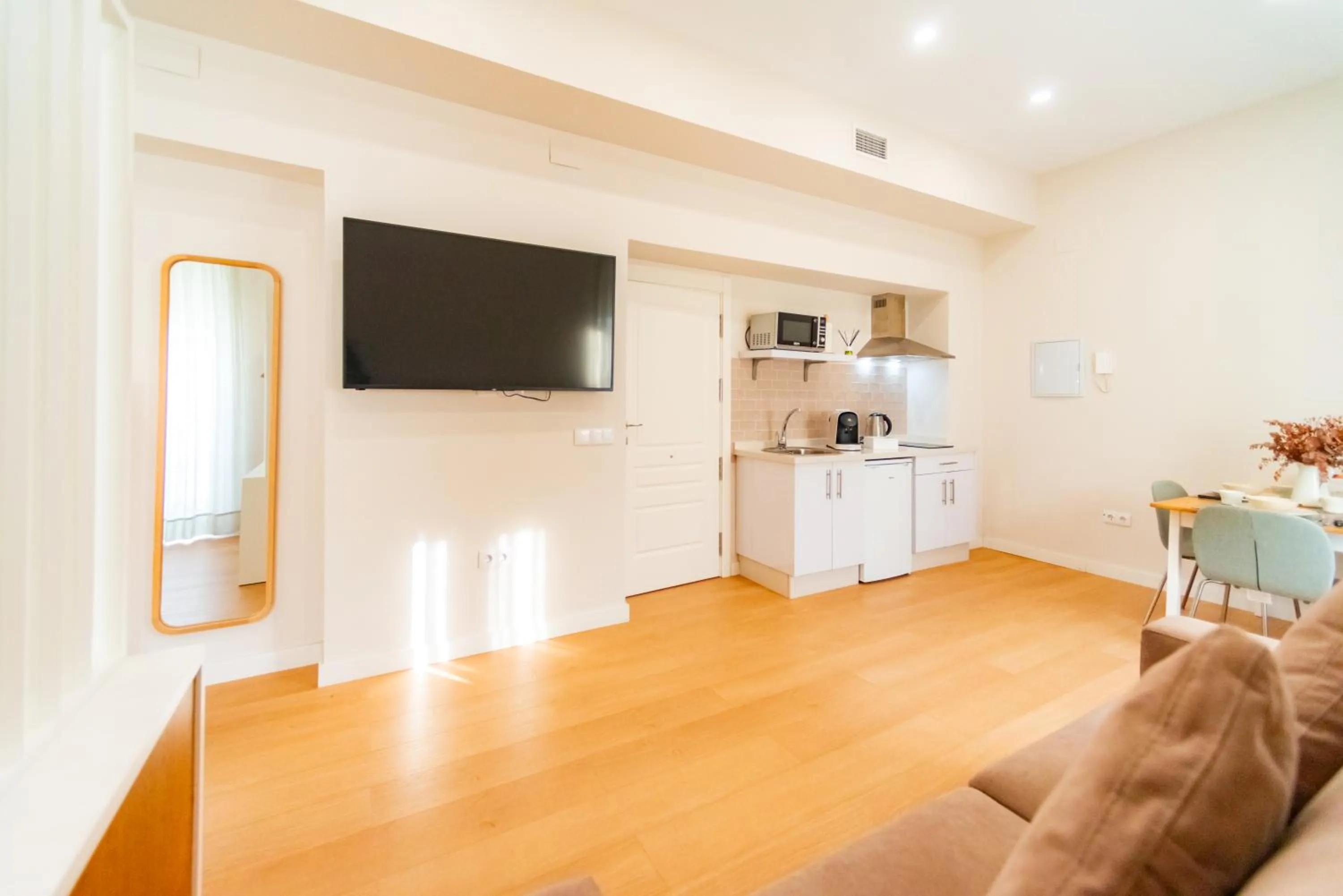 Seating area in Suites Casa San Mateo