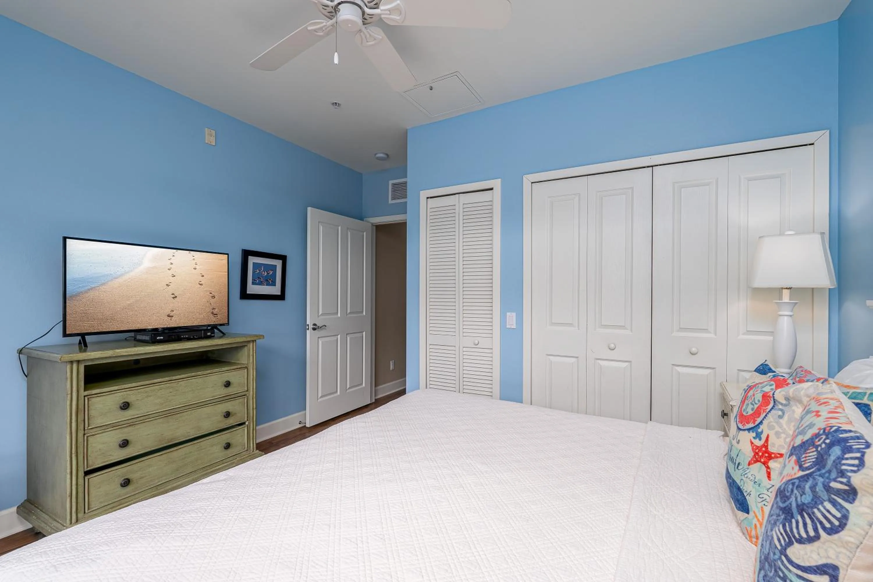 Bed in Harbour House at the Inn 313