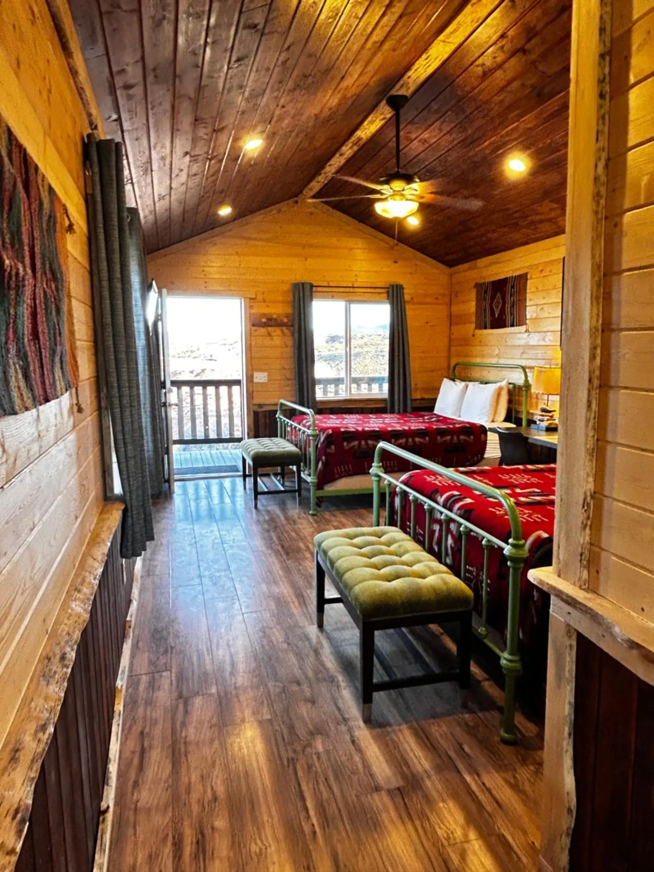 Queen Studio in The Rim Rock Inn Queen Studio in The Rim Rock Inn