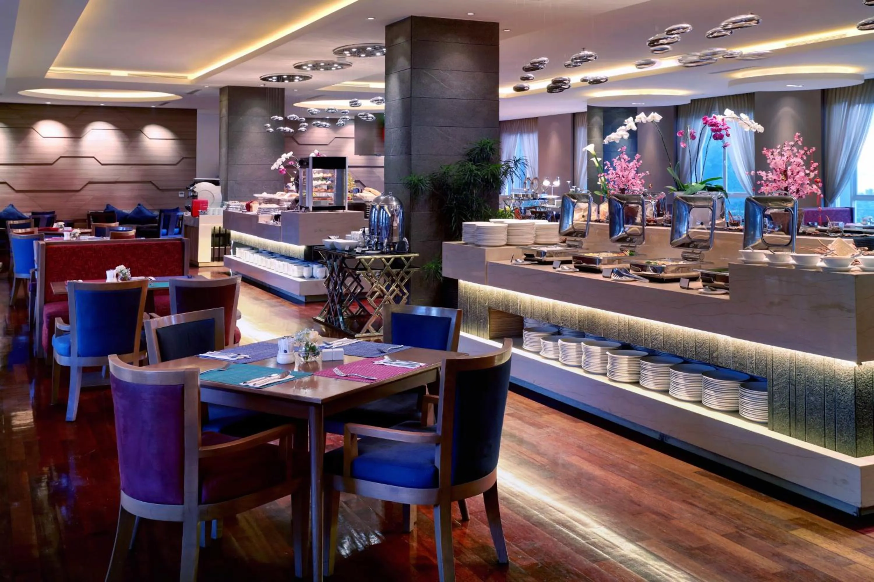 Buffet breakfast in Grand Mercure Bandung Setiabudi