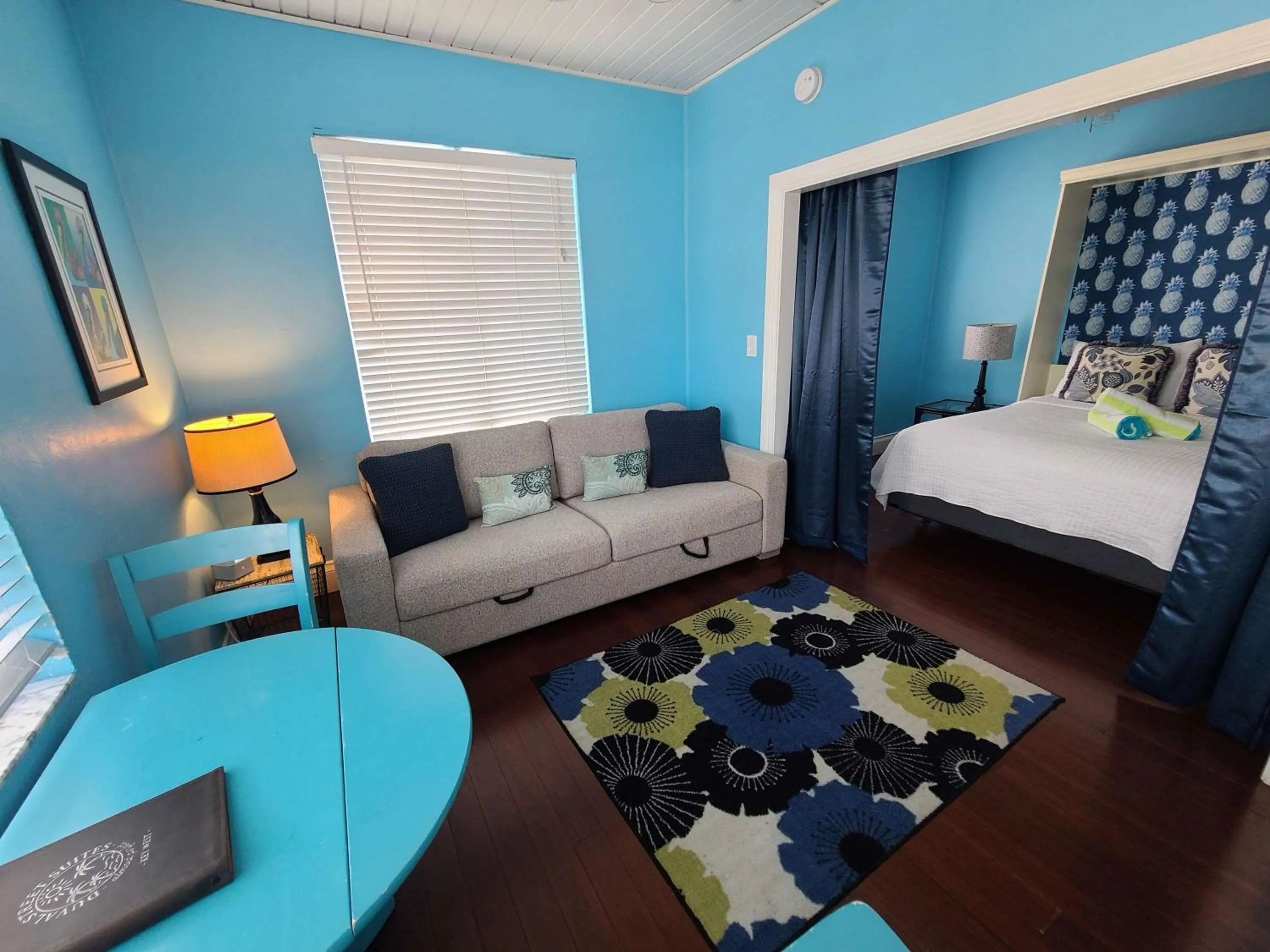 Bed in Two Duval Street Condos w parking and pool