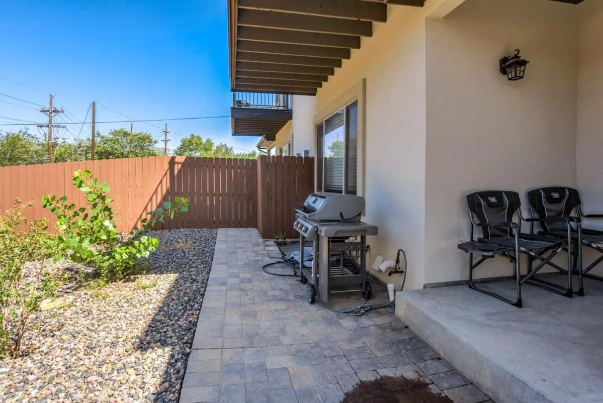 4BD Pikes Peak Views Minutes to Hiking & Dining