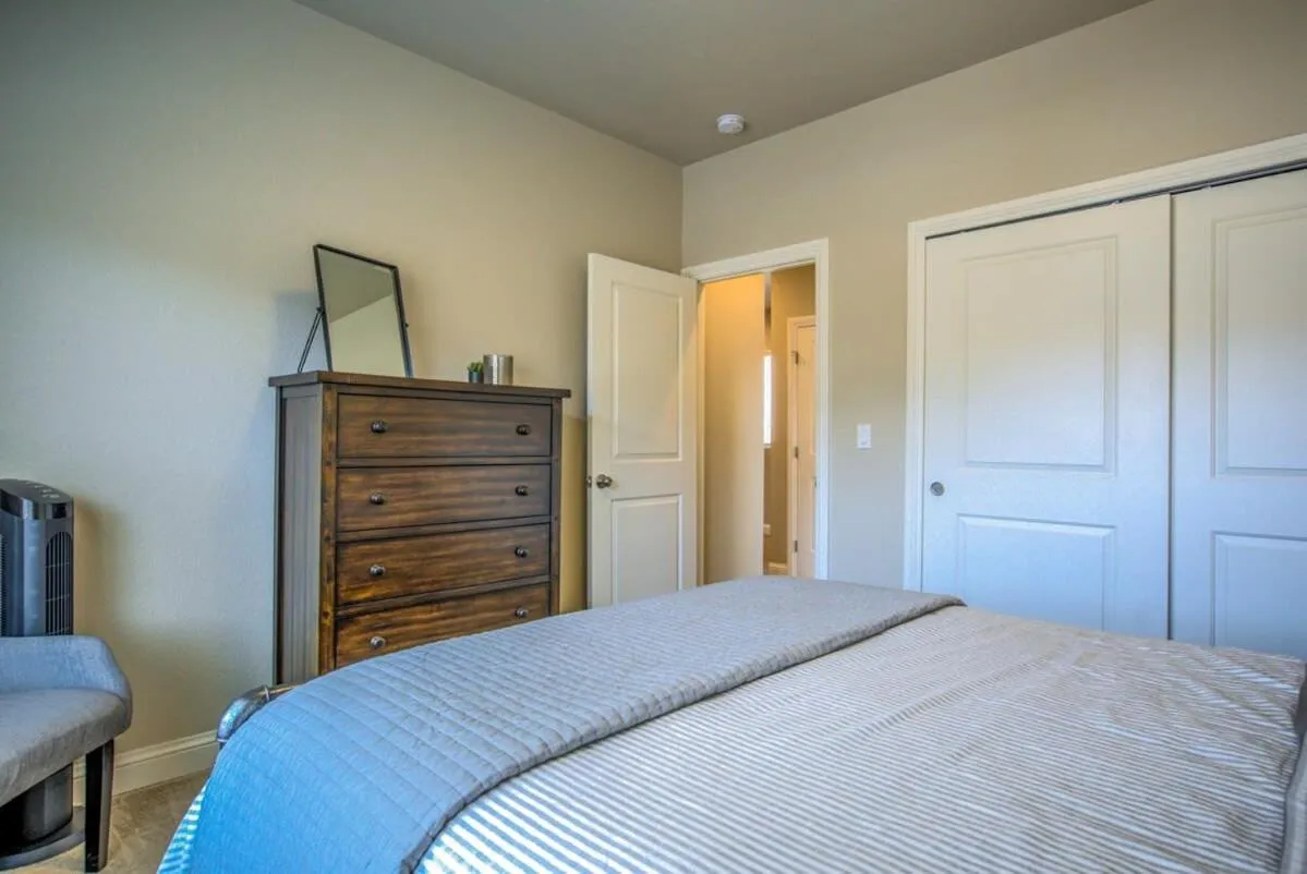 4BD Pikes Peak Views Minutes to Hiking & Dining