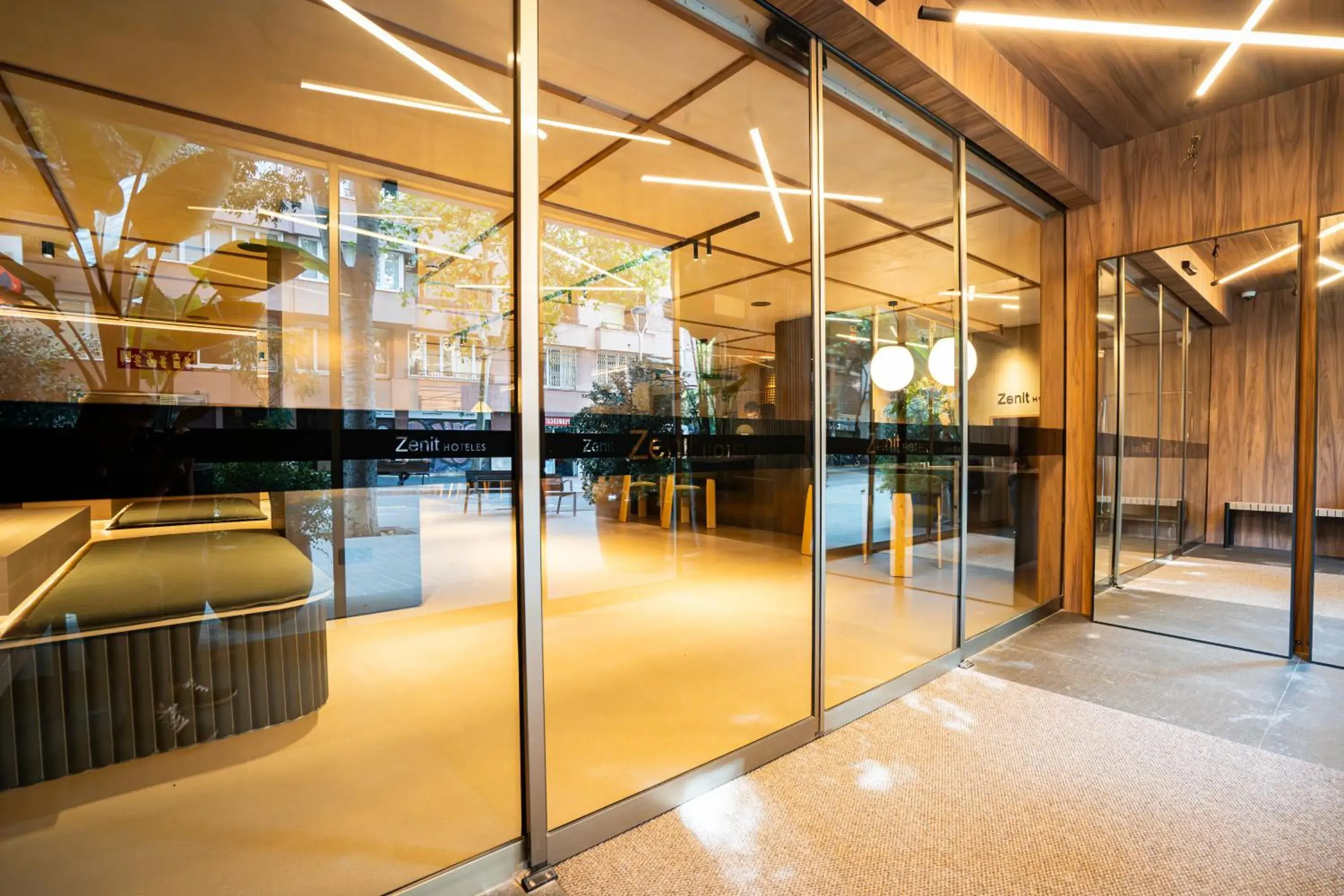 Lobby or reception in Zenit Borrell Lobby or reception in Zenit Borrell