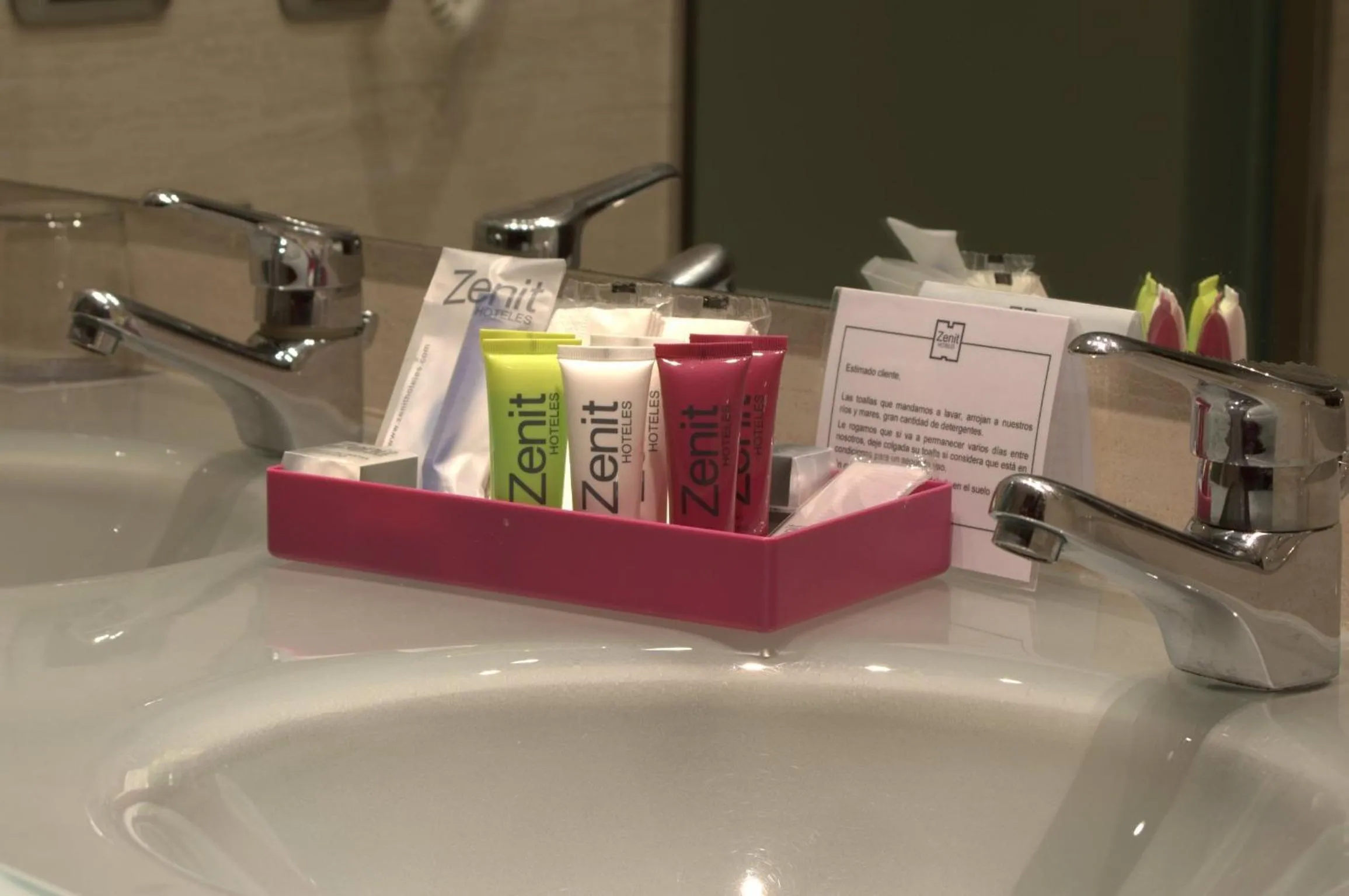 Double or Twin Room with Extra Bed in Zenit Borrell