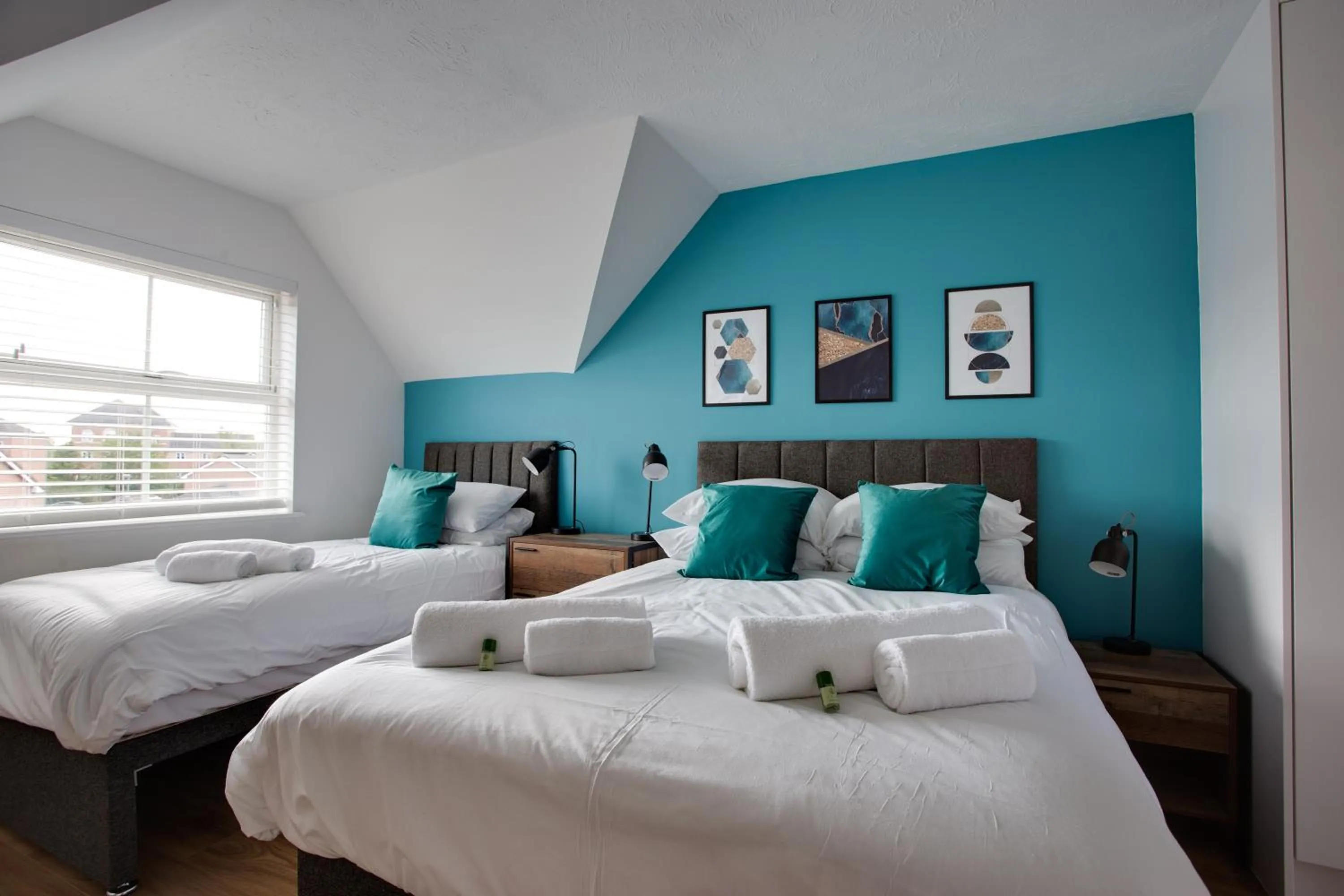 ST AUSTELL - Spacious Home, High Speed Wi-Fi, Free Parking, Garden