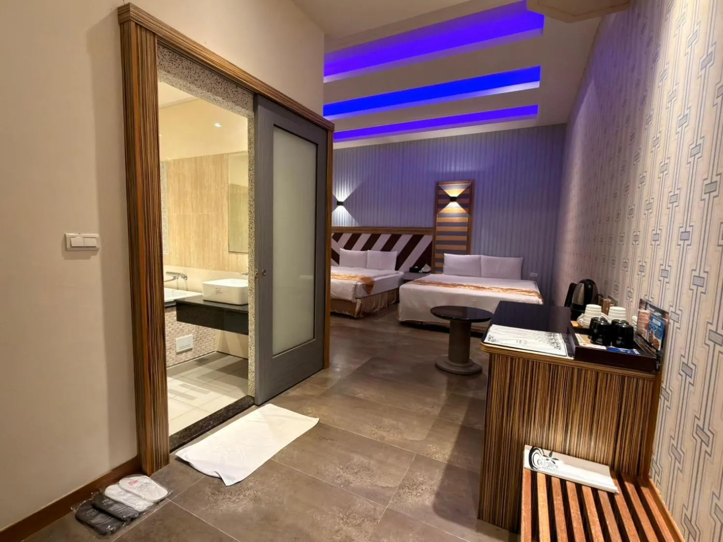 Photo of the whole room, Bed in Wei Feng Exquisite Motel Pintung Branch