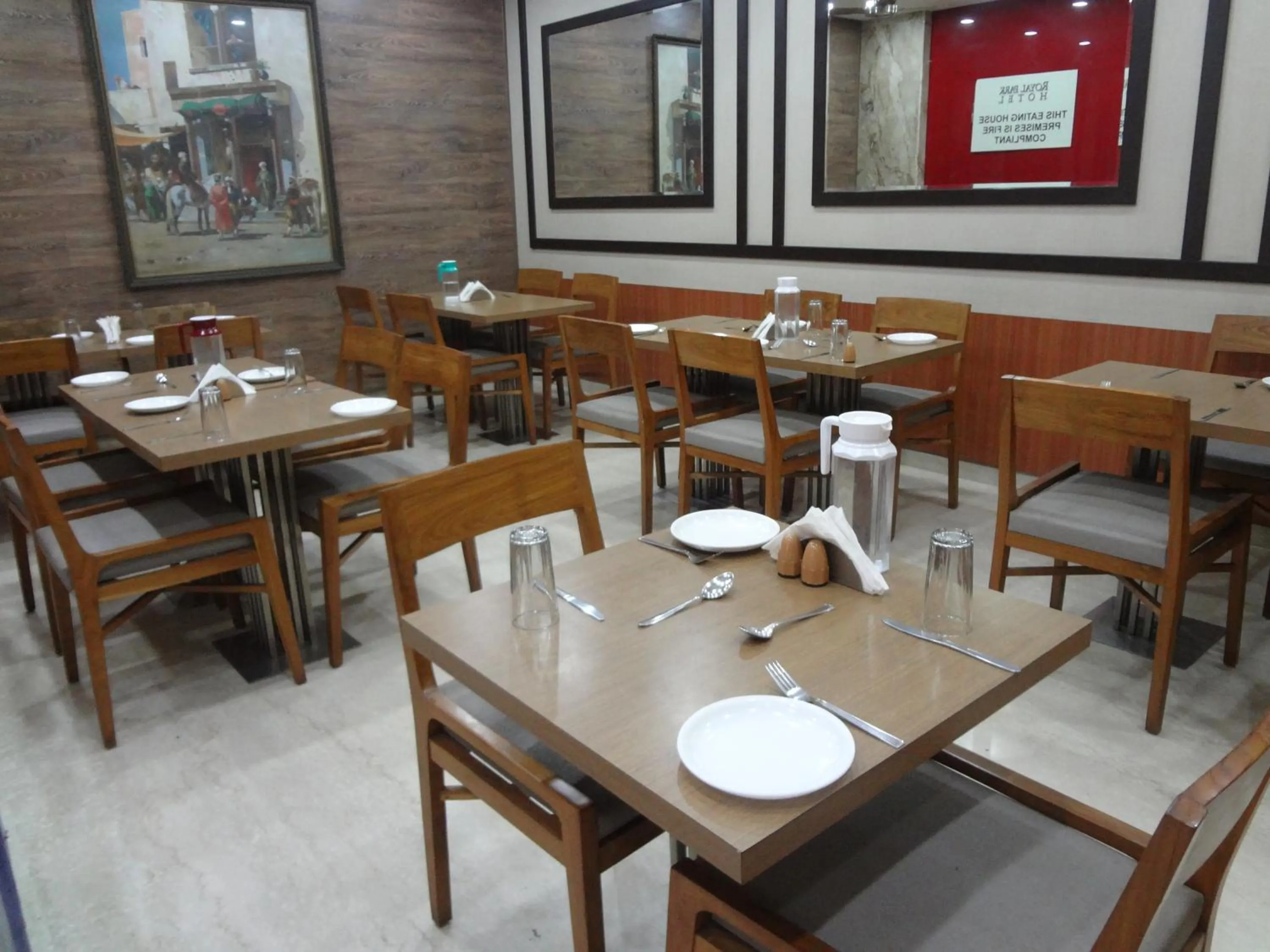 Restaurant/places to eat in Royal Park Hotel Dockyard