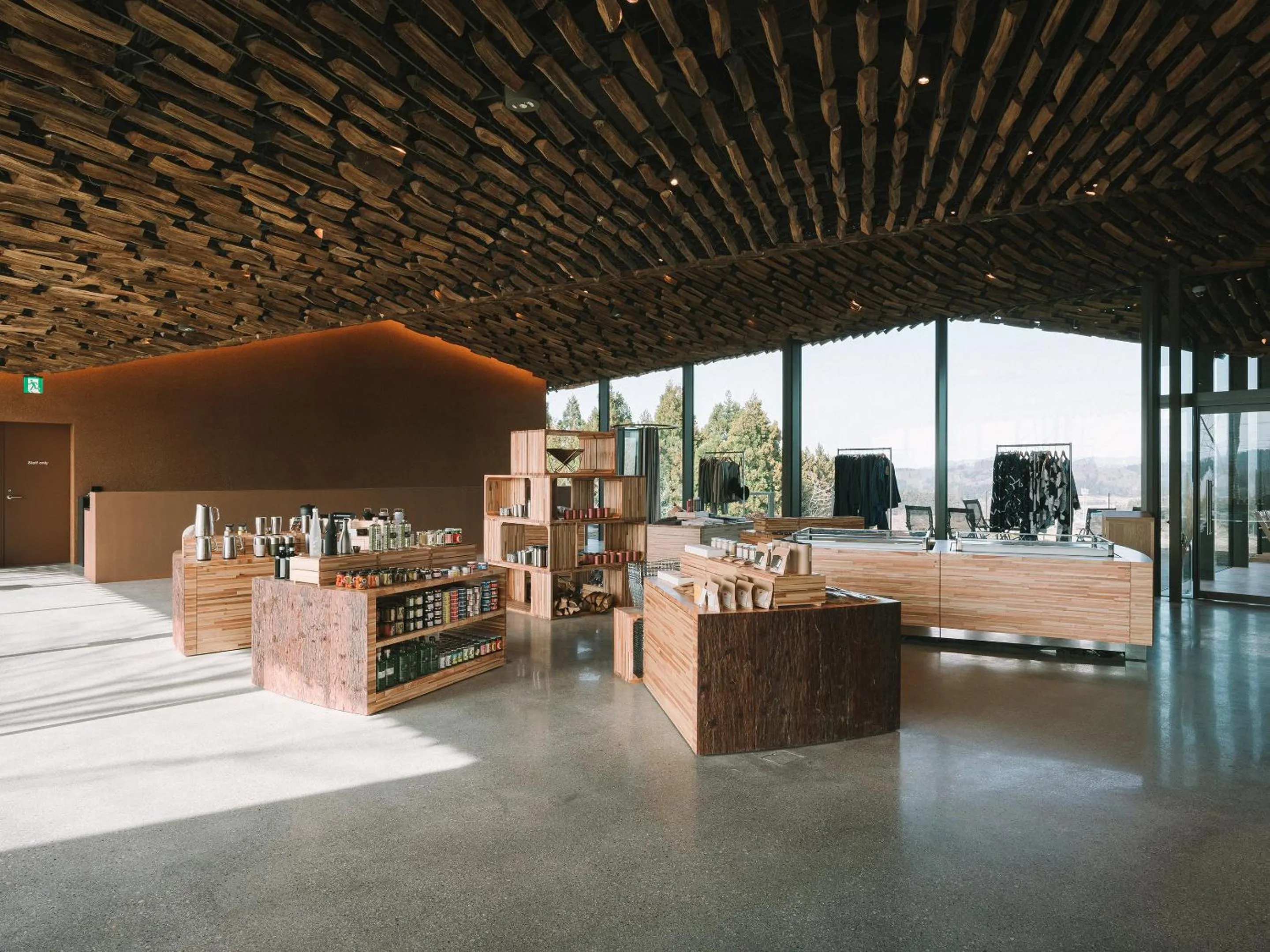 Area and facilities in SNOW PEAK FIELD SUITE SPA HEADQUARTERS