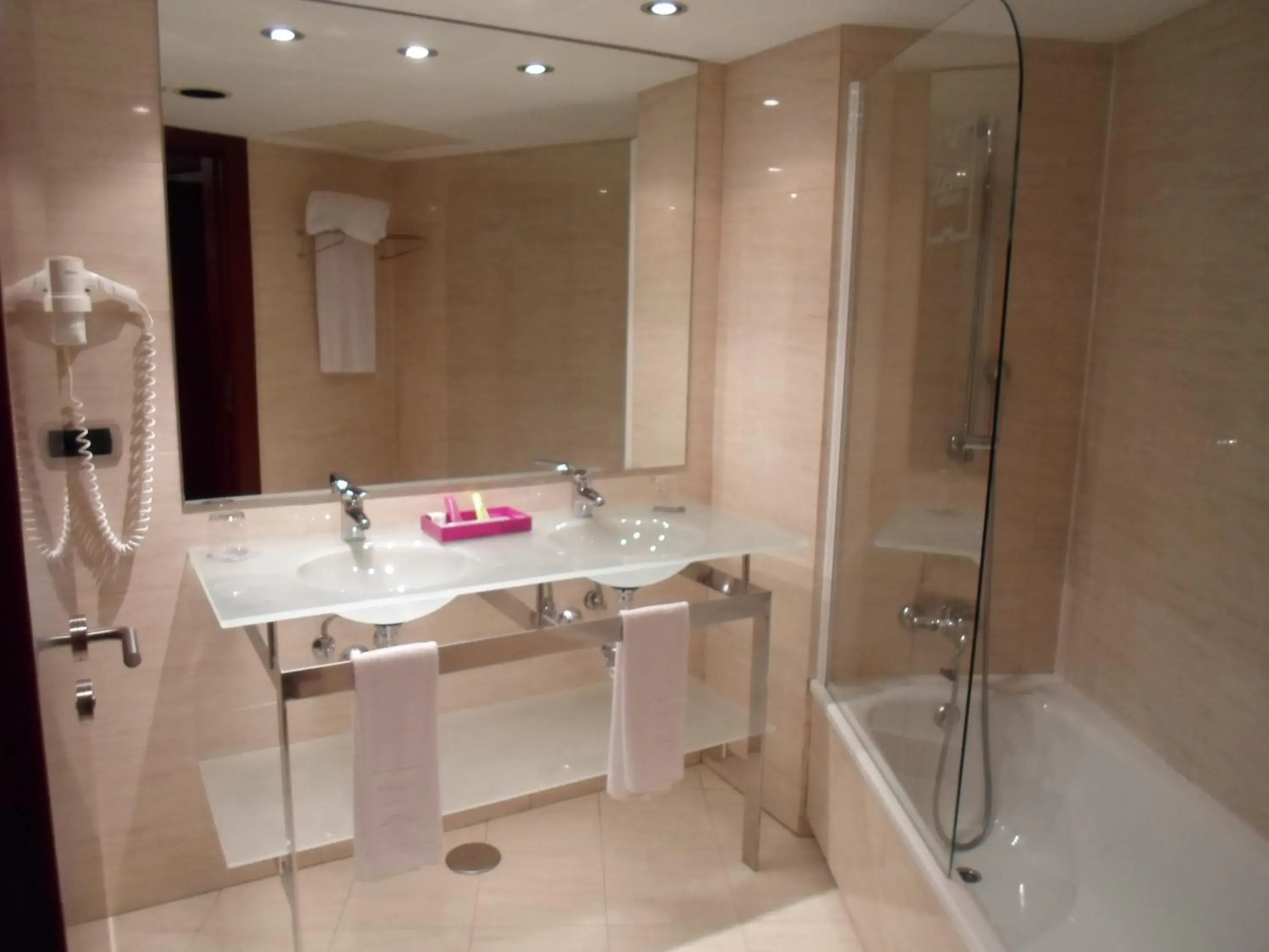 Bathroom in Zenit Lleida Bathroom in Zenit Lleida