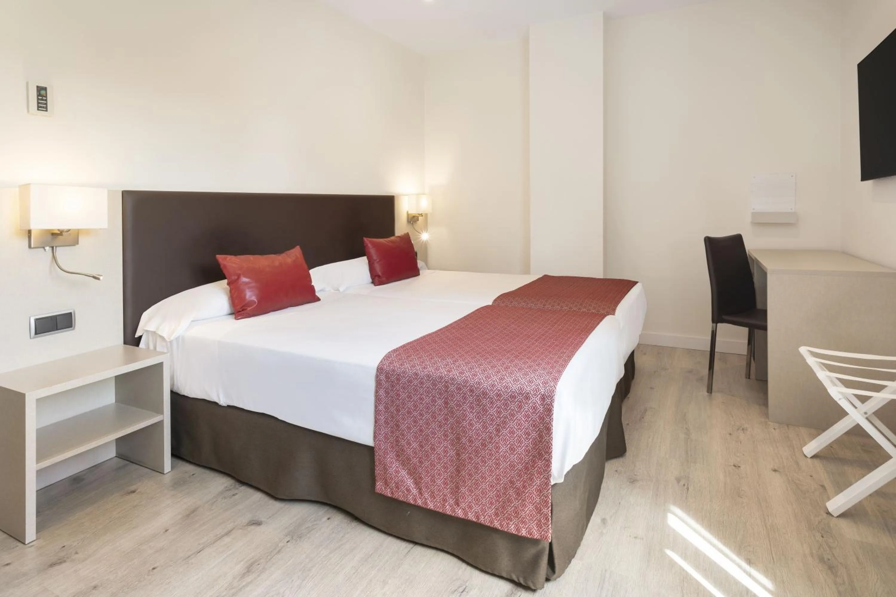 Bed in Catalonia Hispalis