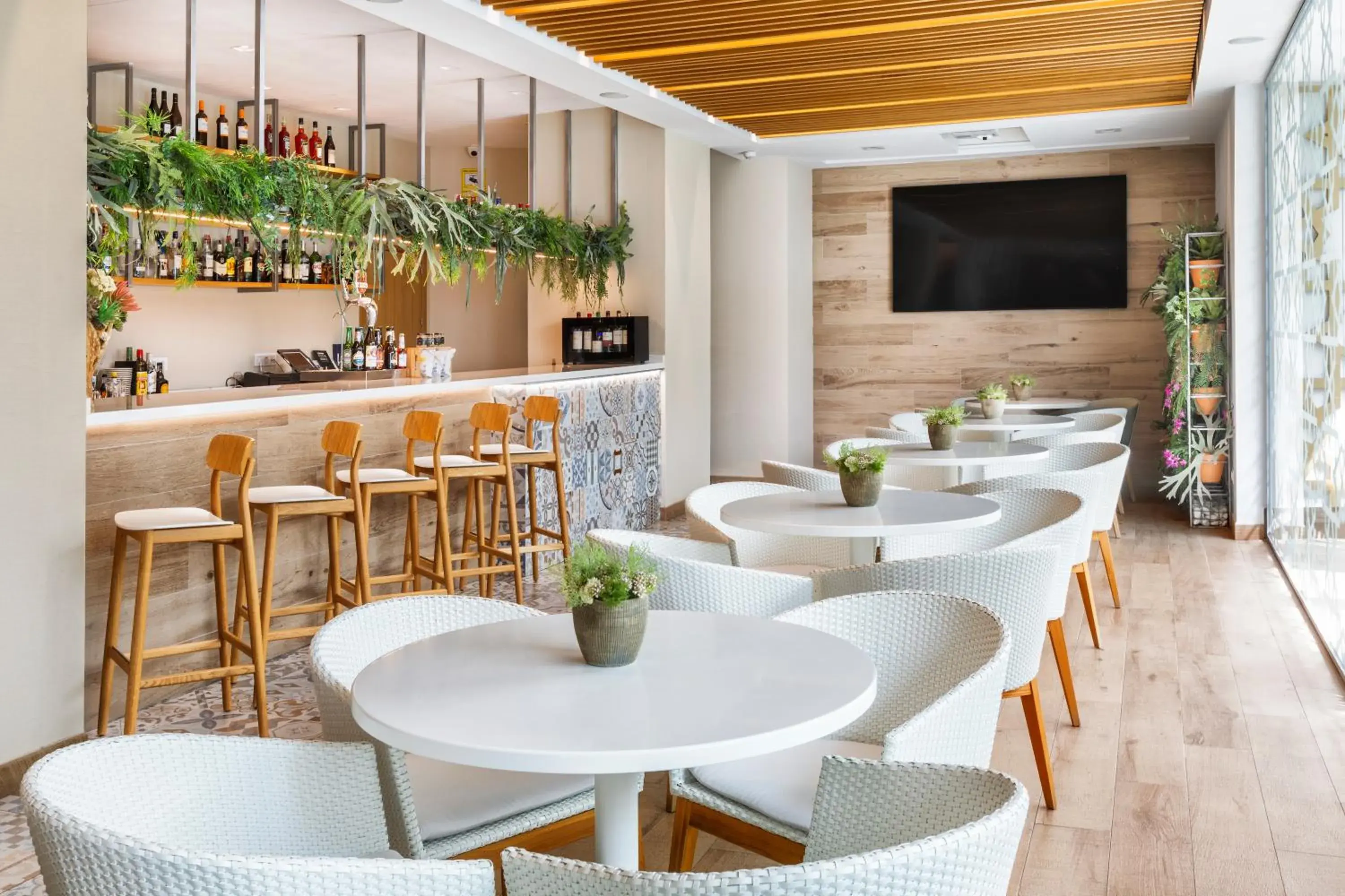 Restaurant/places to eat in Catalonia Giralda Restaurant/places to eat in Catalonia Giralda