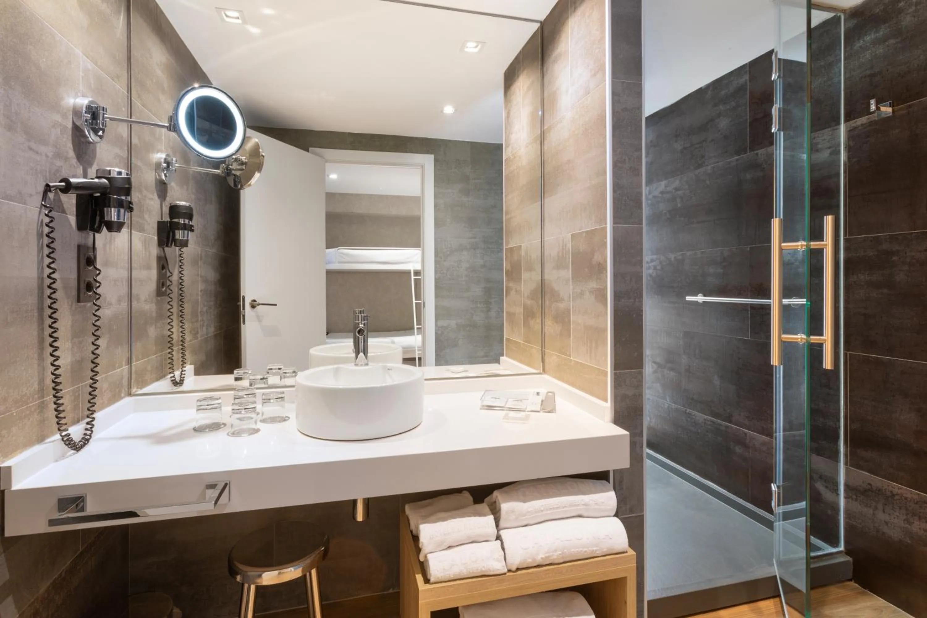 Shower in Catalonia Giralda