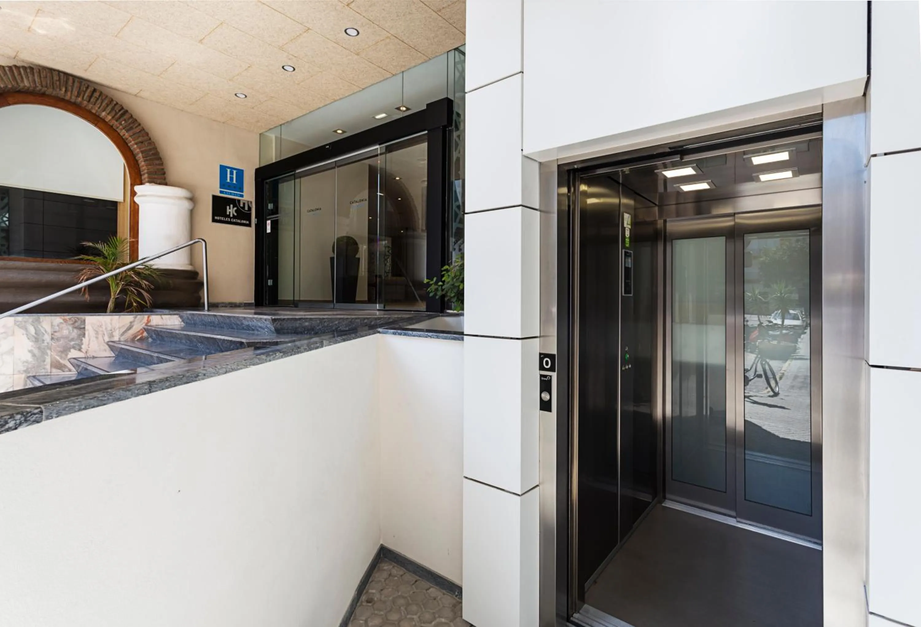 Facade/entrance in Catalonia Giralda