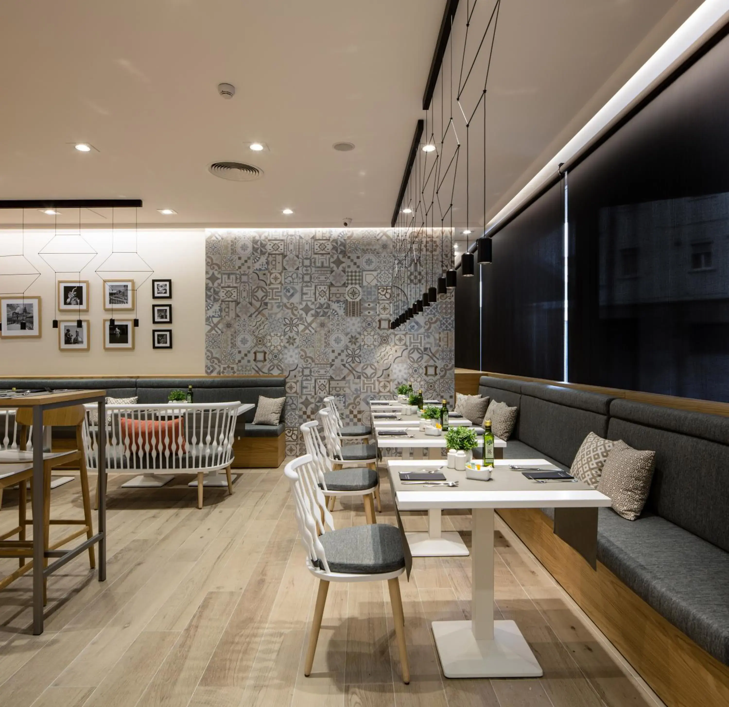 Restaurant/places to eat in Catalonia Giralda Restaurant/places to eat in Catalonia Giralda