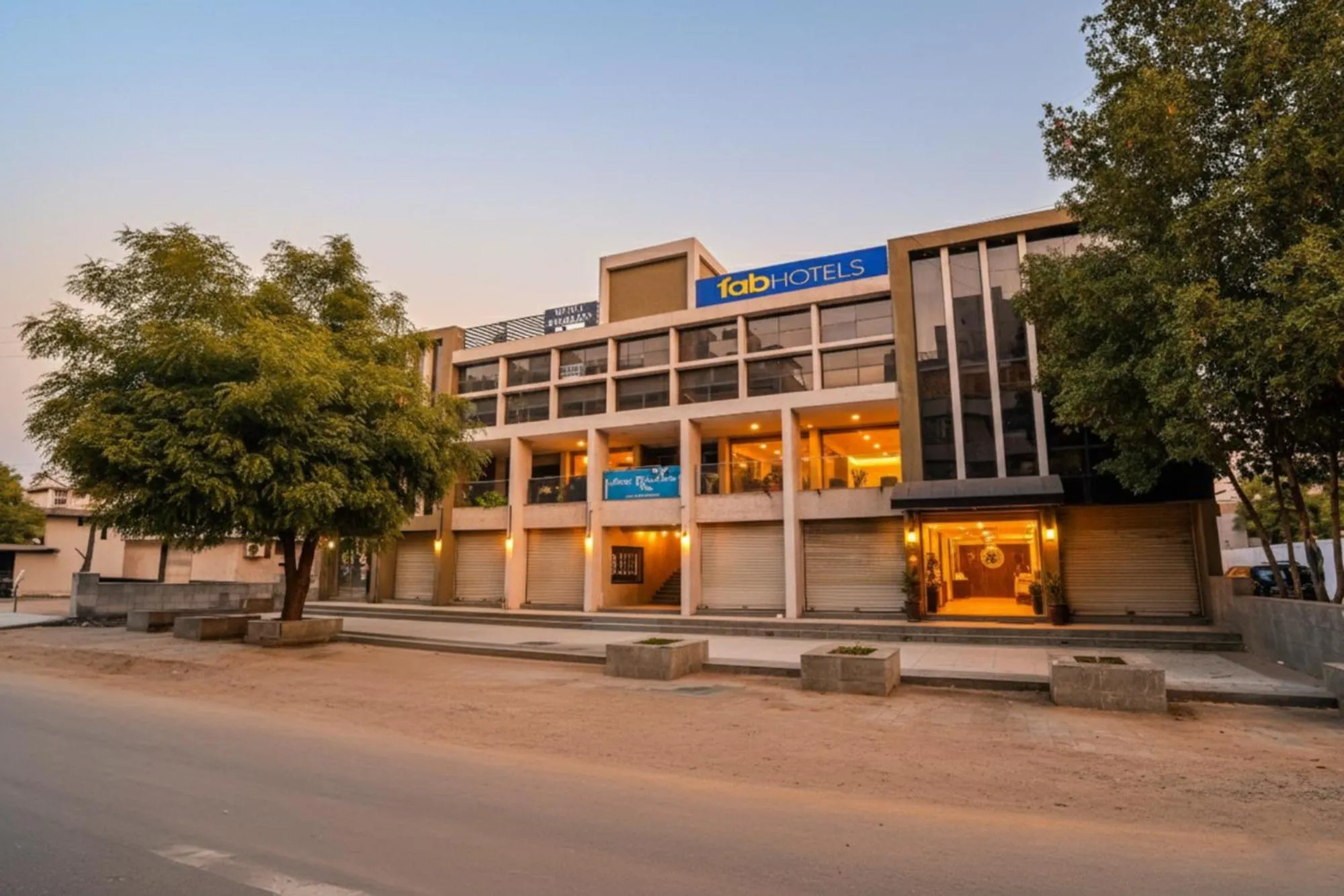 FabHotel Relax - Opp Hotel Leela