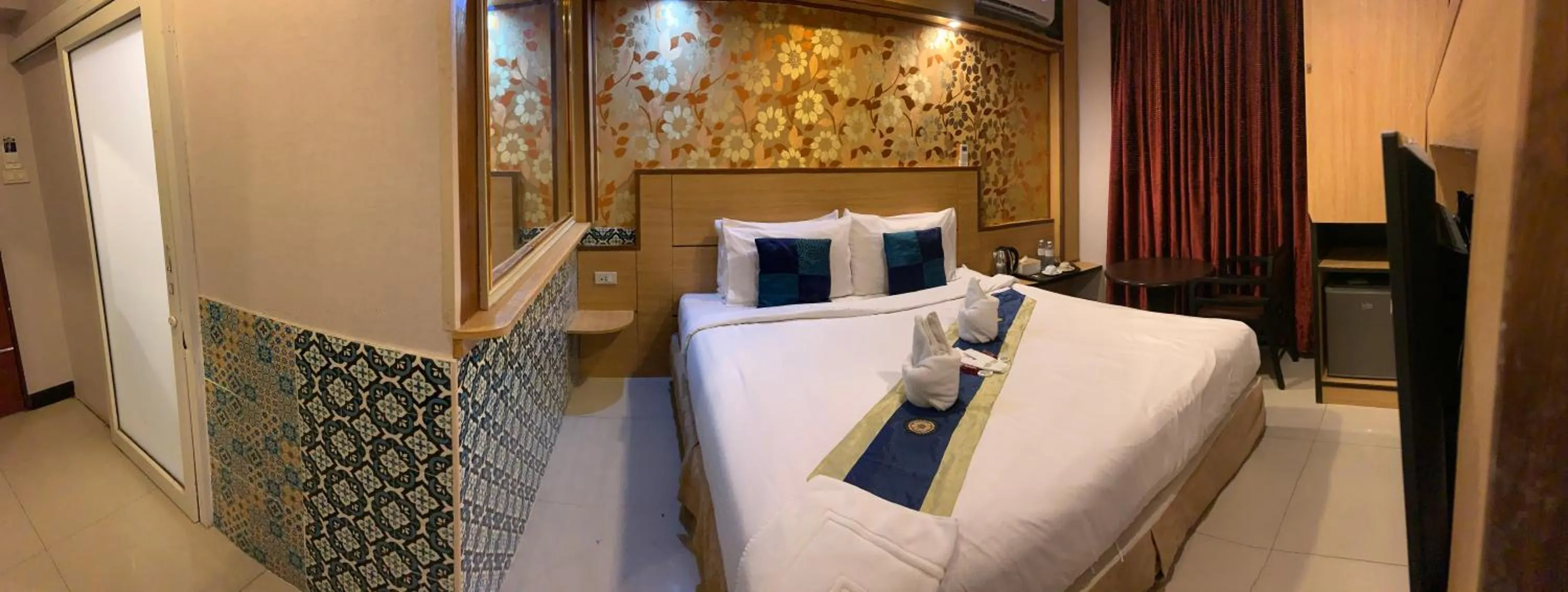 TV and multimedia, Bed in The ESSE Hotel Pattaya