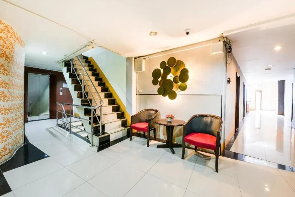 Patio in The ESSE Hotel Pattaya Patio in The ESSE Hotel Pattaya