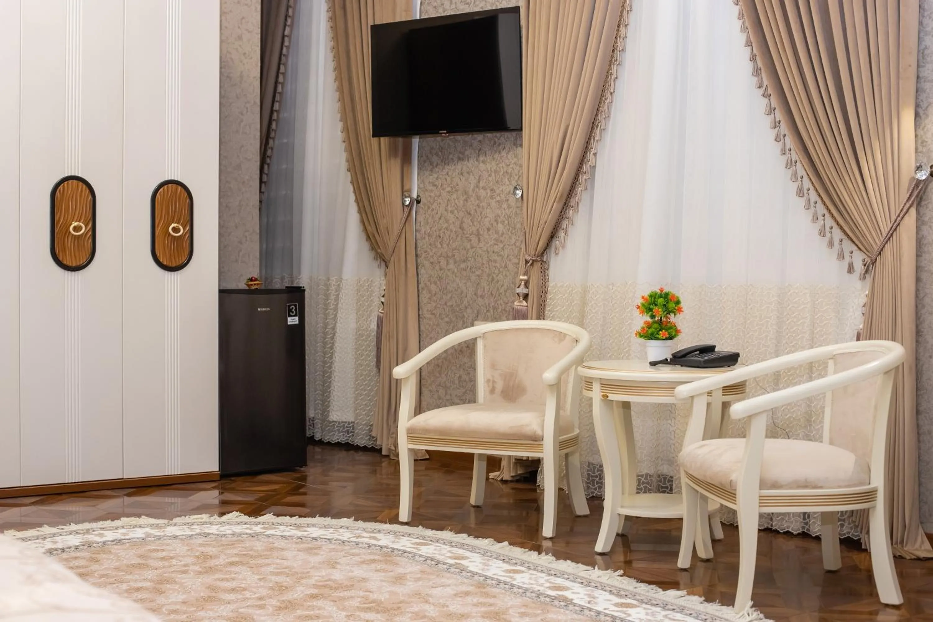 Area and facilities in Renaissance Boutique Hotel