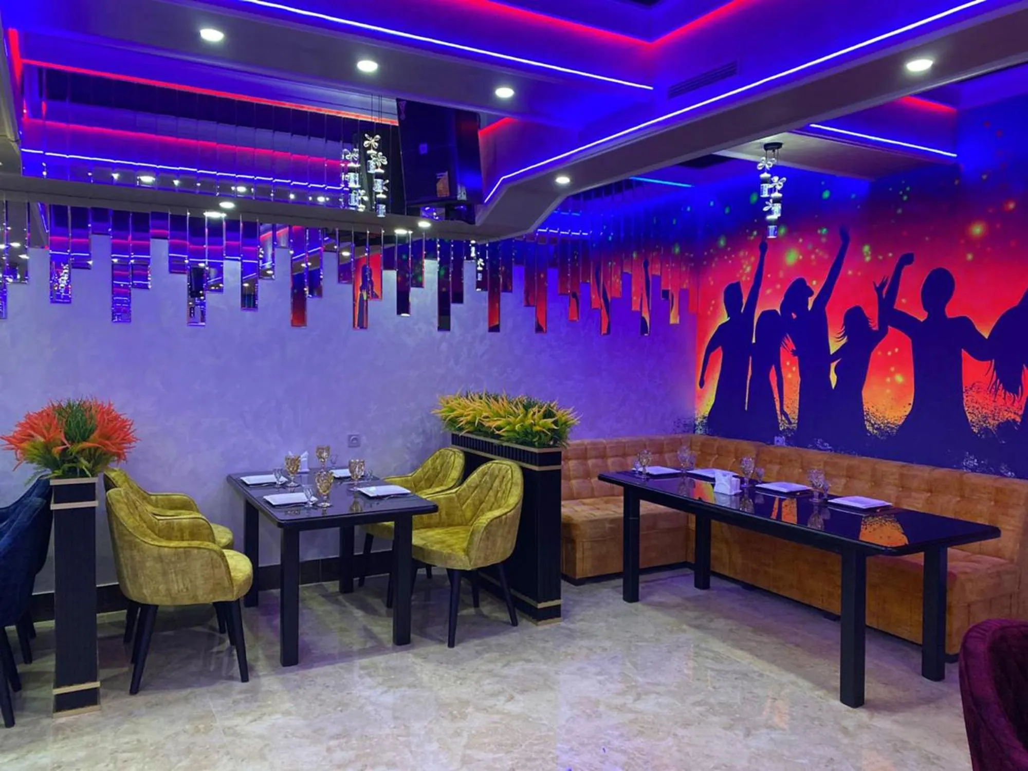 Restaurant/places to eat in Renaissance Boutique Hotel