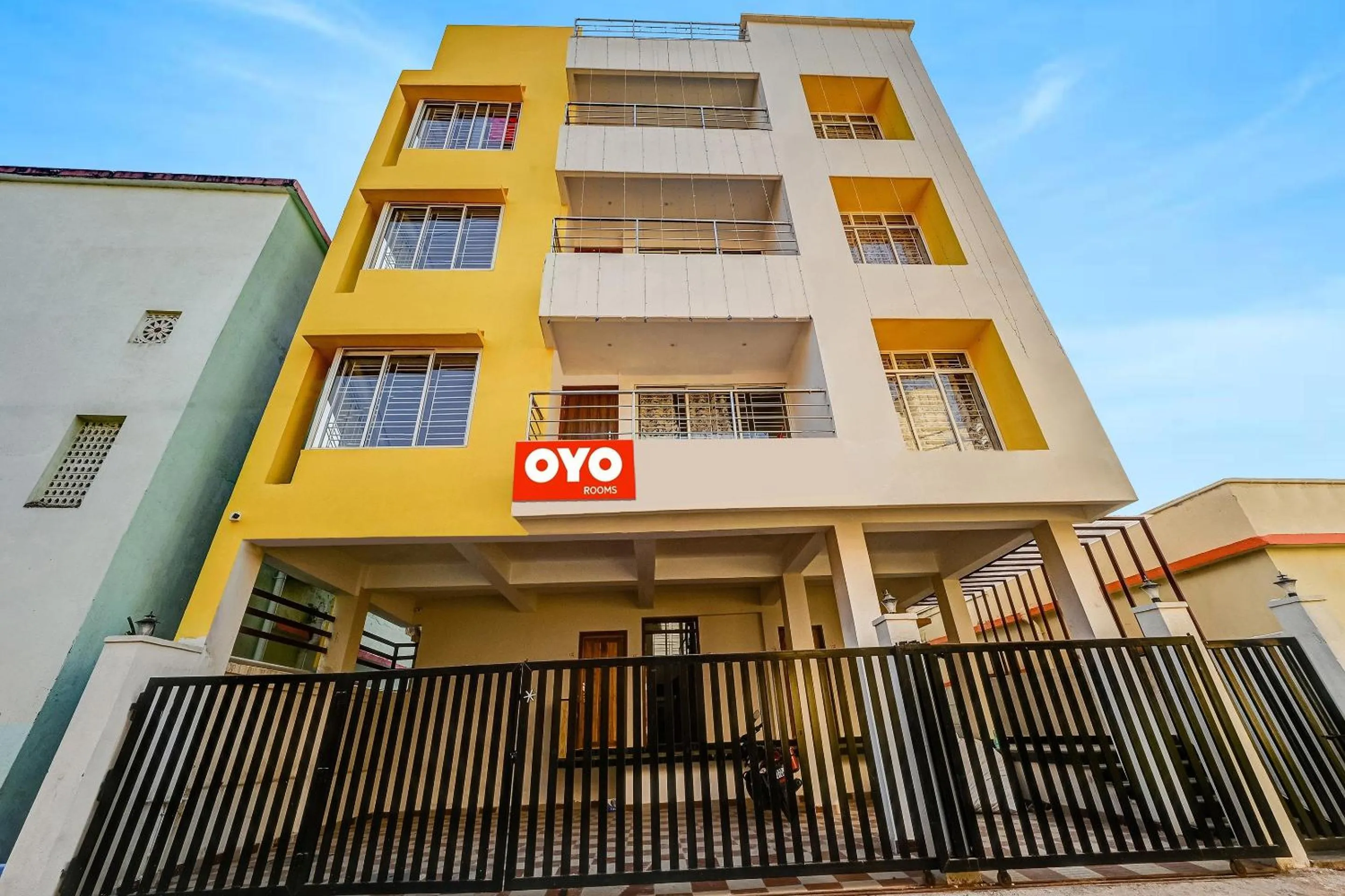 Facade/entrance in Hotel O Dream Marion