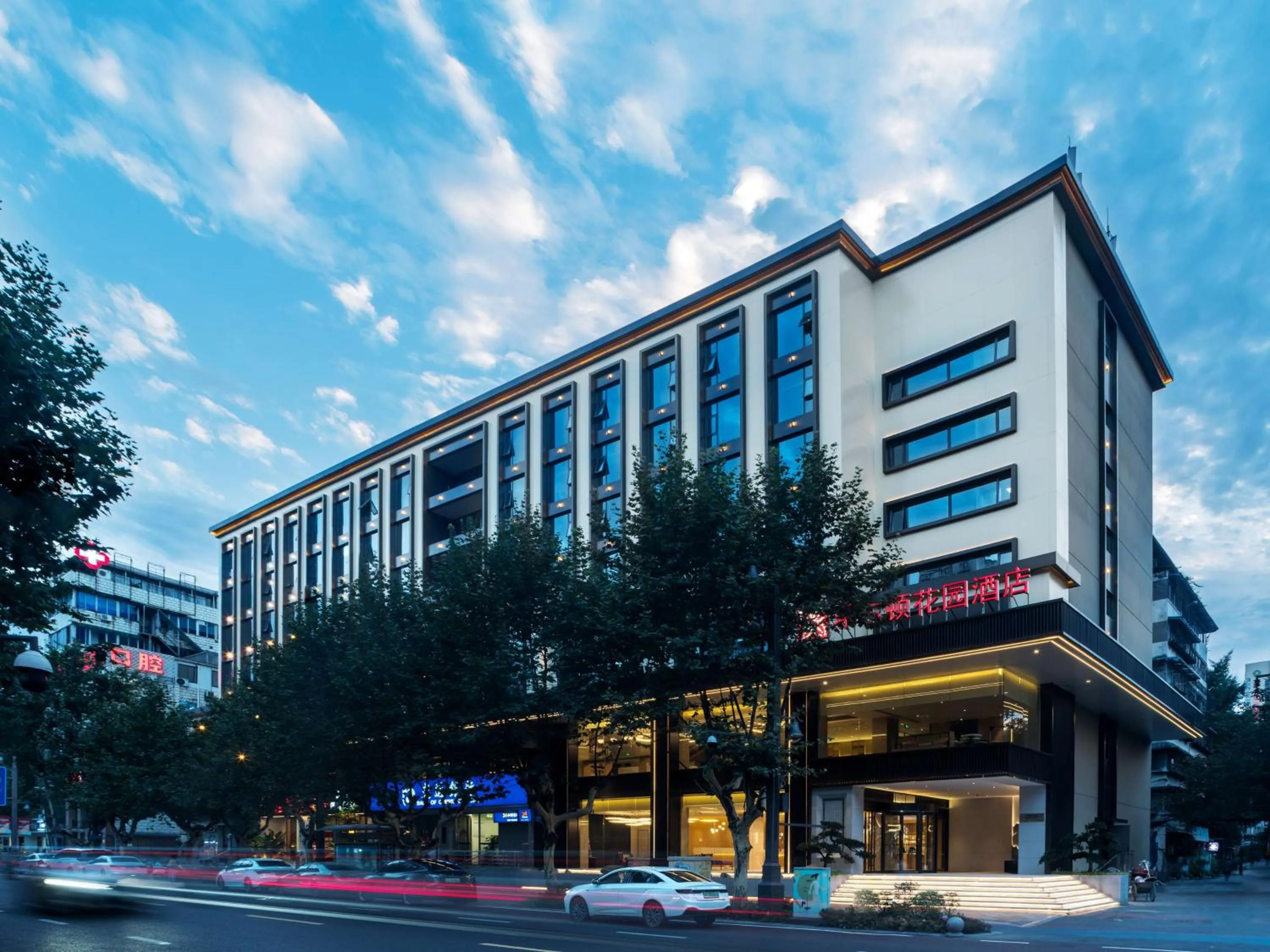 Property building in Hilton Garden Inn Chengdu Kuanzhai Alley