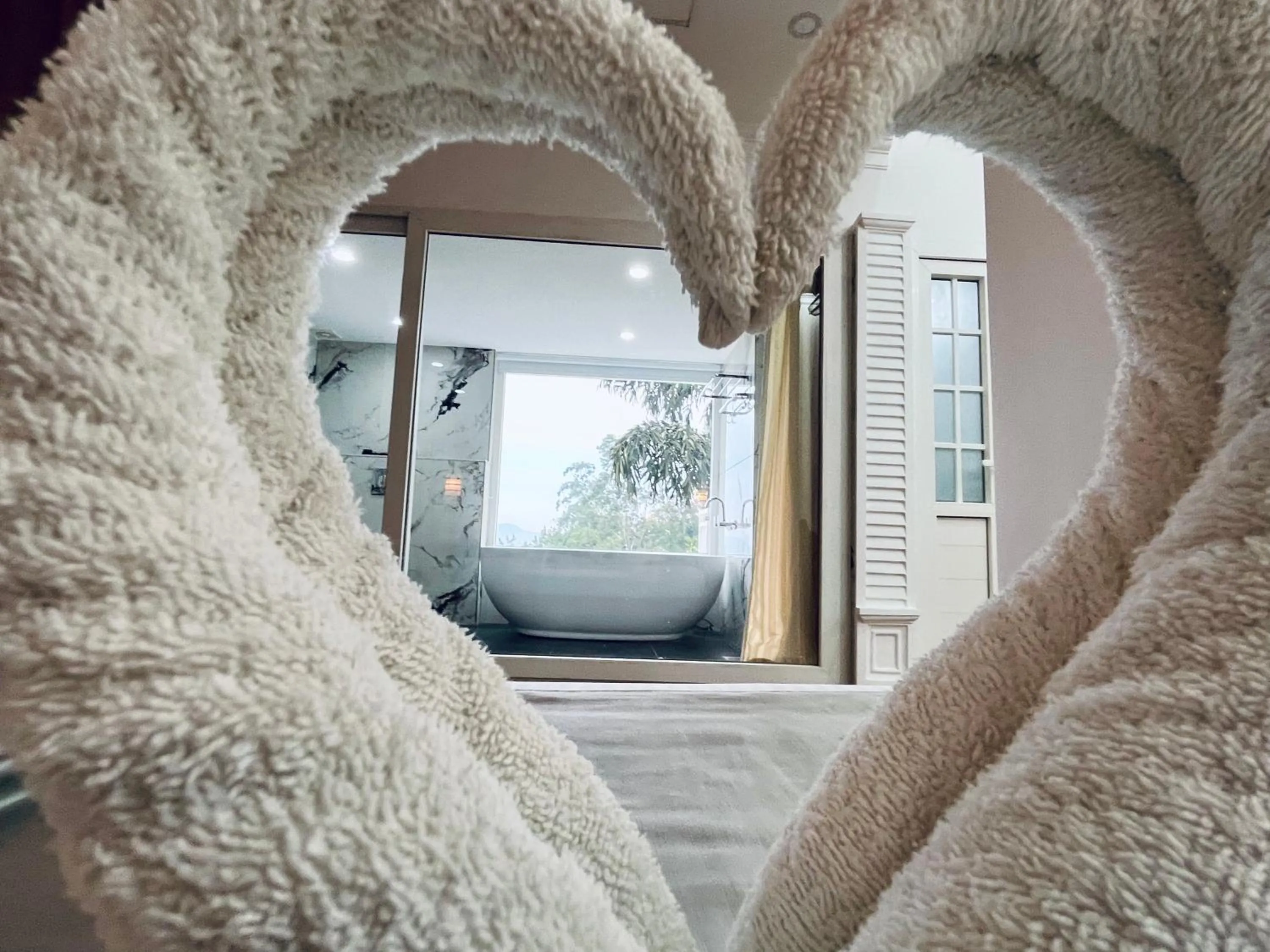 Bed in HOTEL WHITE HOUSE, Munnar