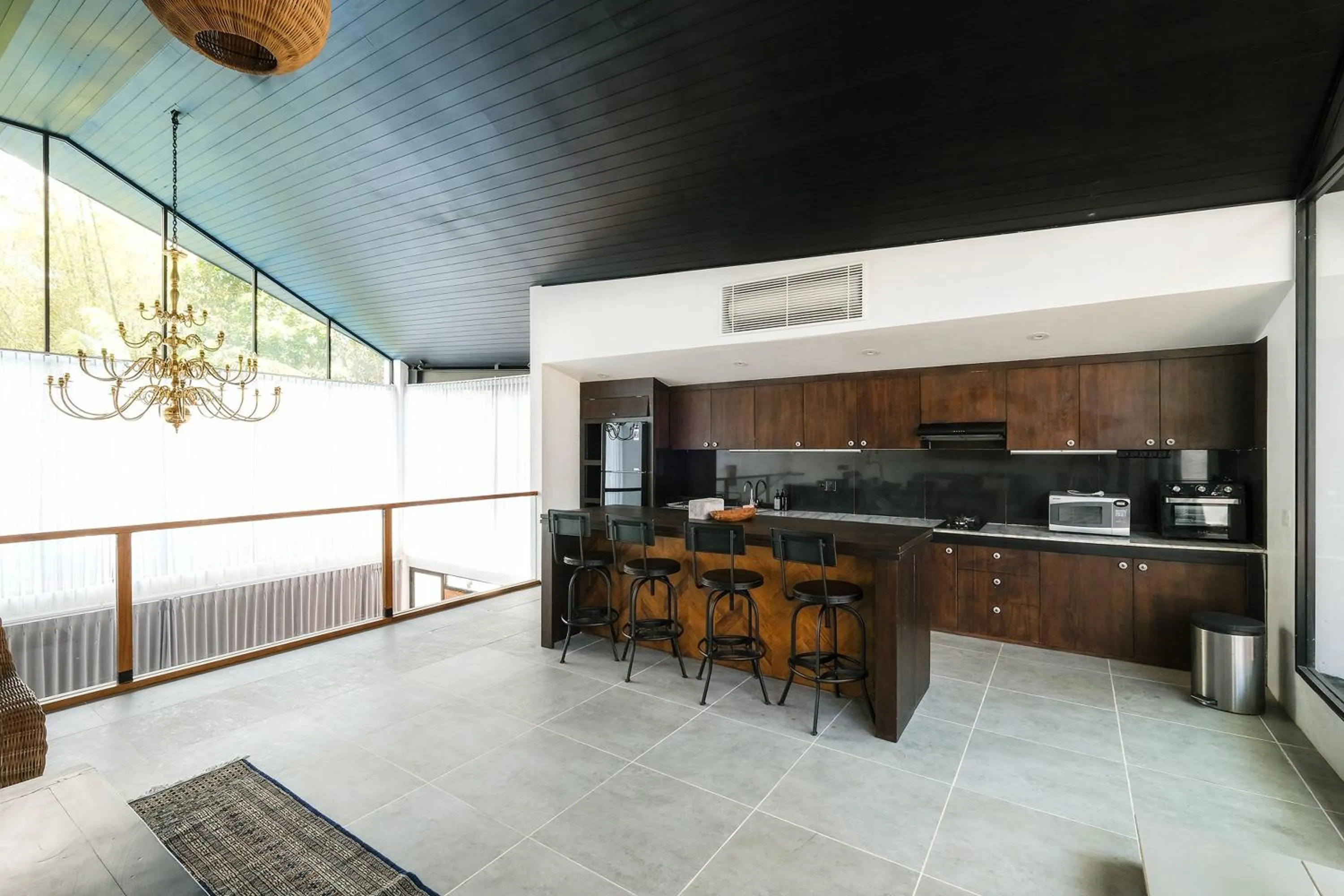 Kitchen or kitchenette in Inara Villa